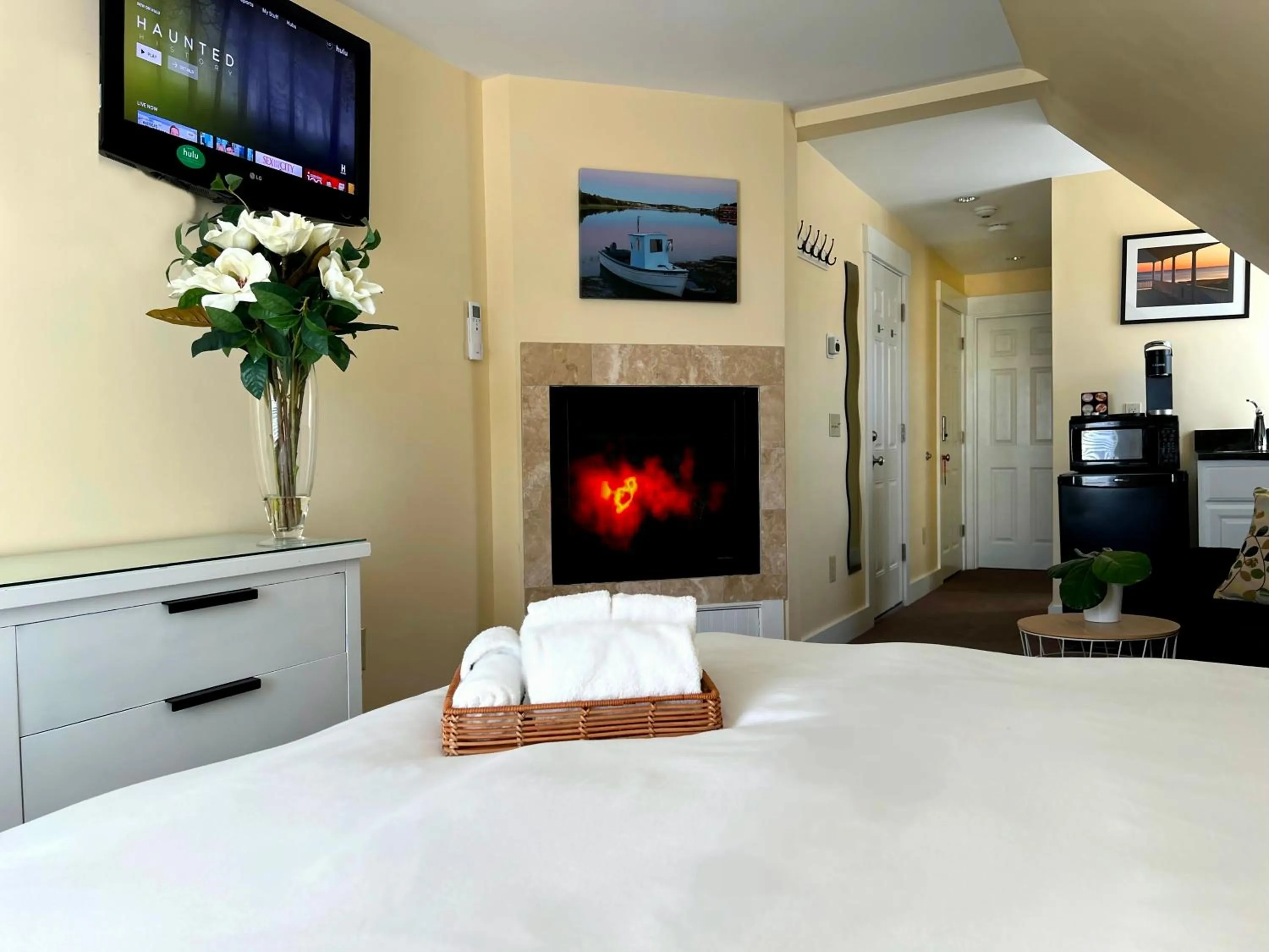 Bed in Lotus Provincetown