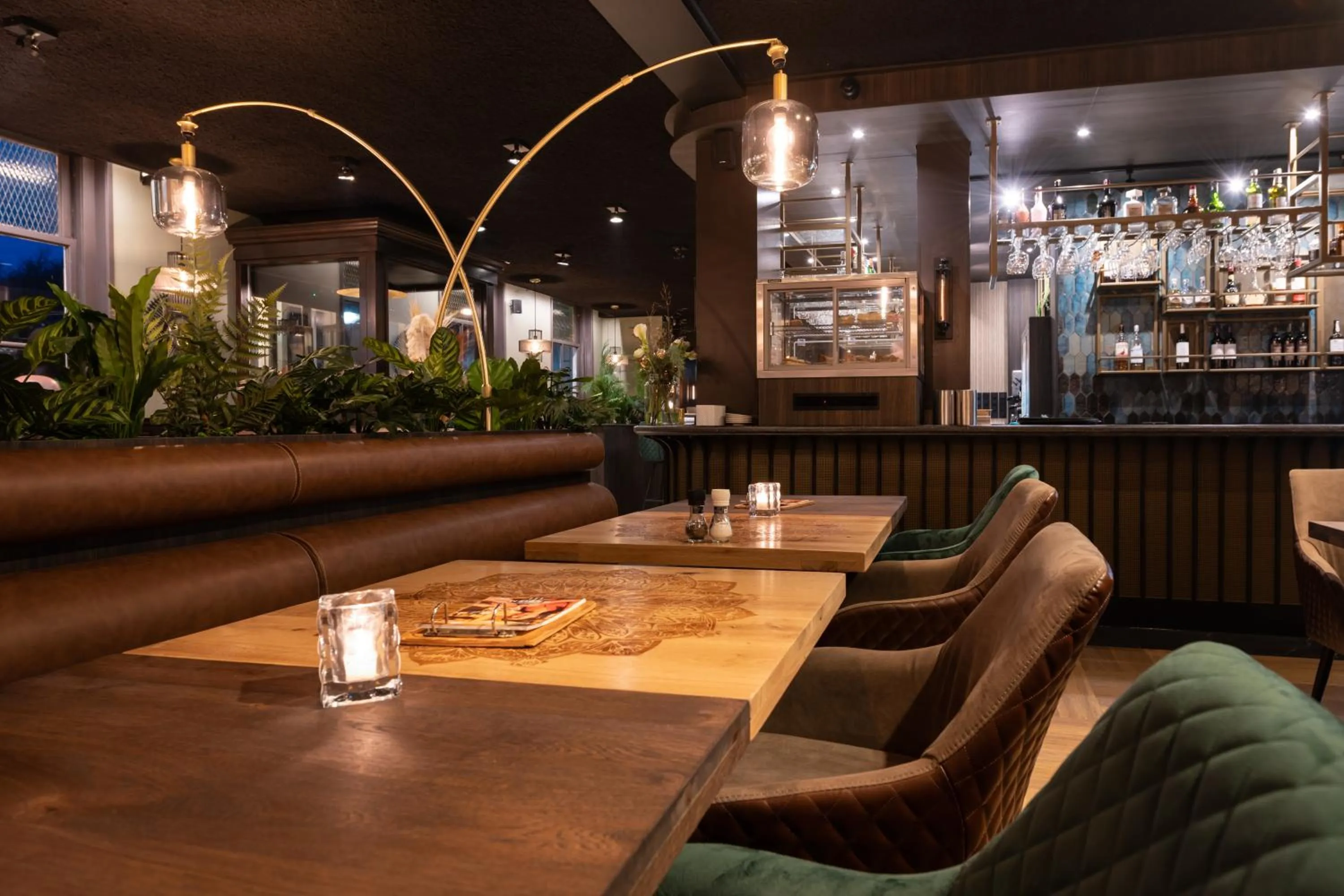 Restaurant/places to eat in Hotel Bom