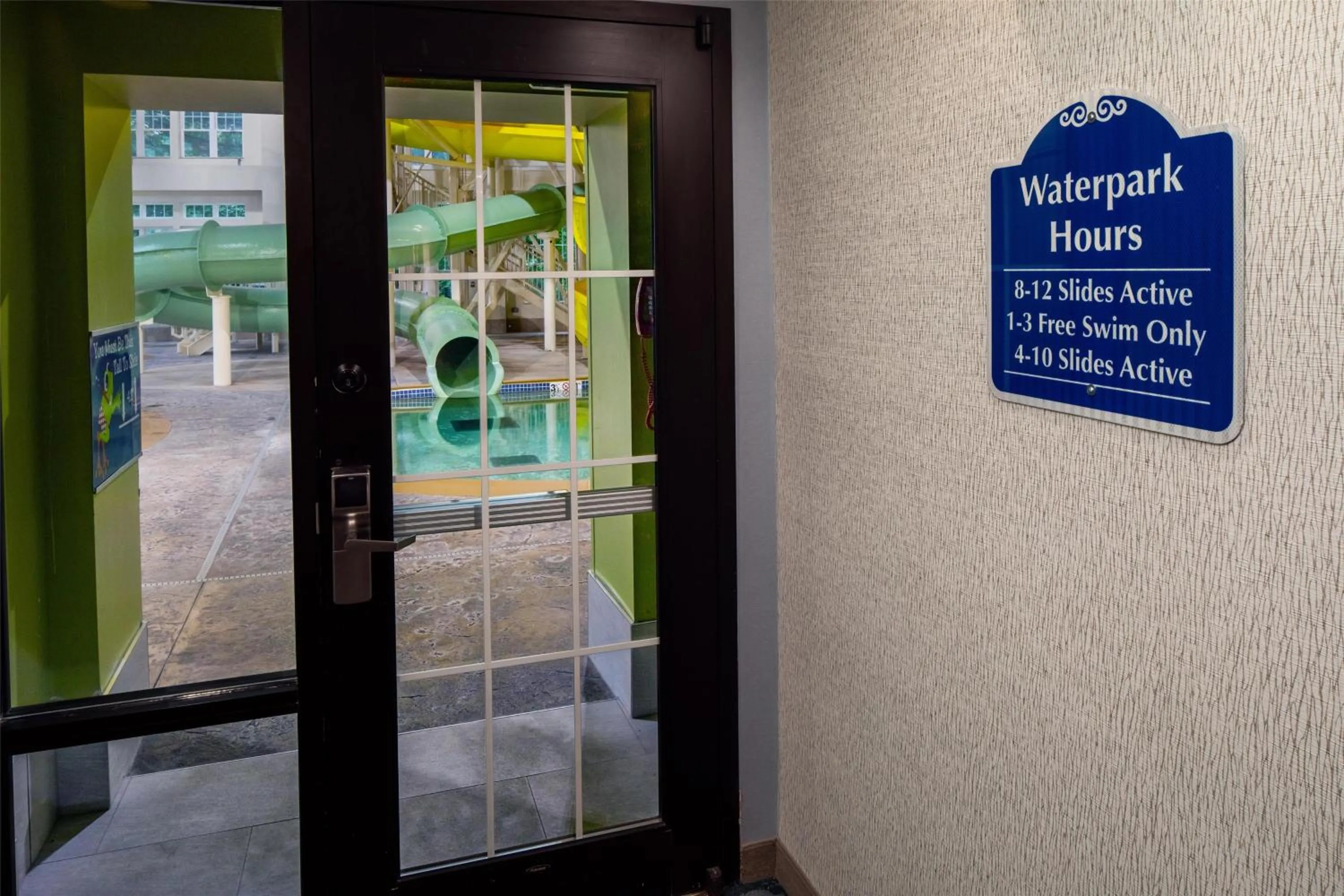 Pool view in Hampton Inn & Suites North Conway