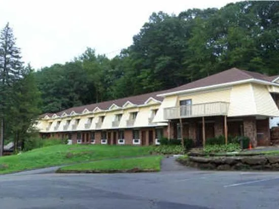 Facade/entrance in Passport Inn and Suites - Middletown