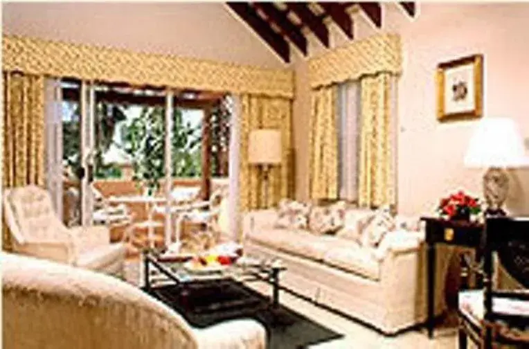 King Suite with Sofa Bed in Fourways Inn King Suite with Sofa Bed in Fourways Inn