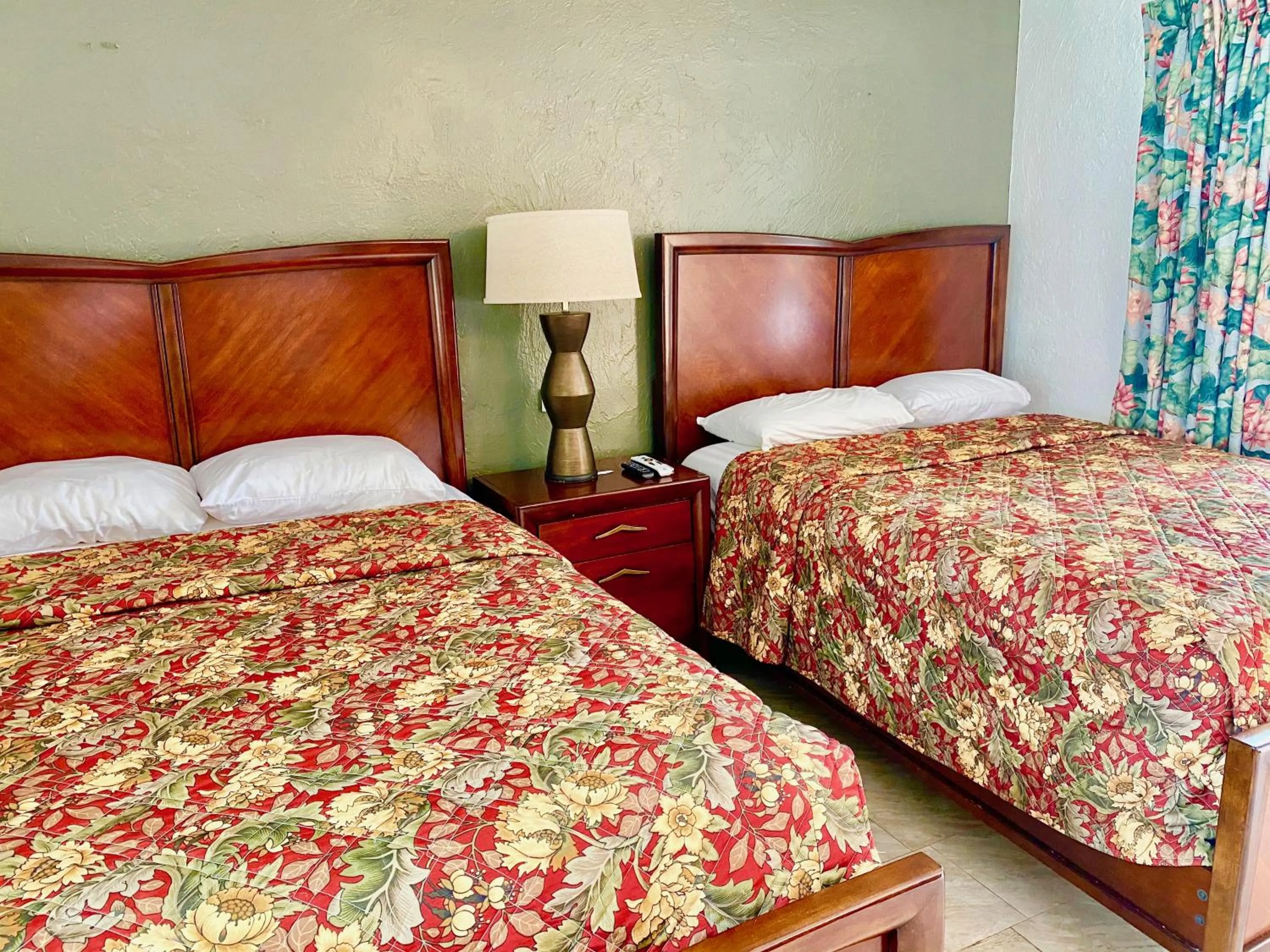 Other, Bed in Glades Motel - Naples