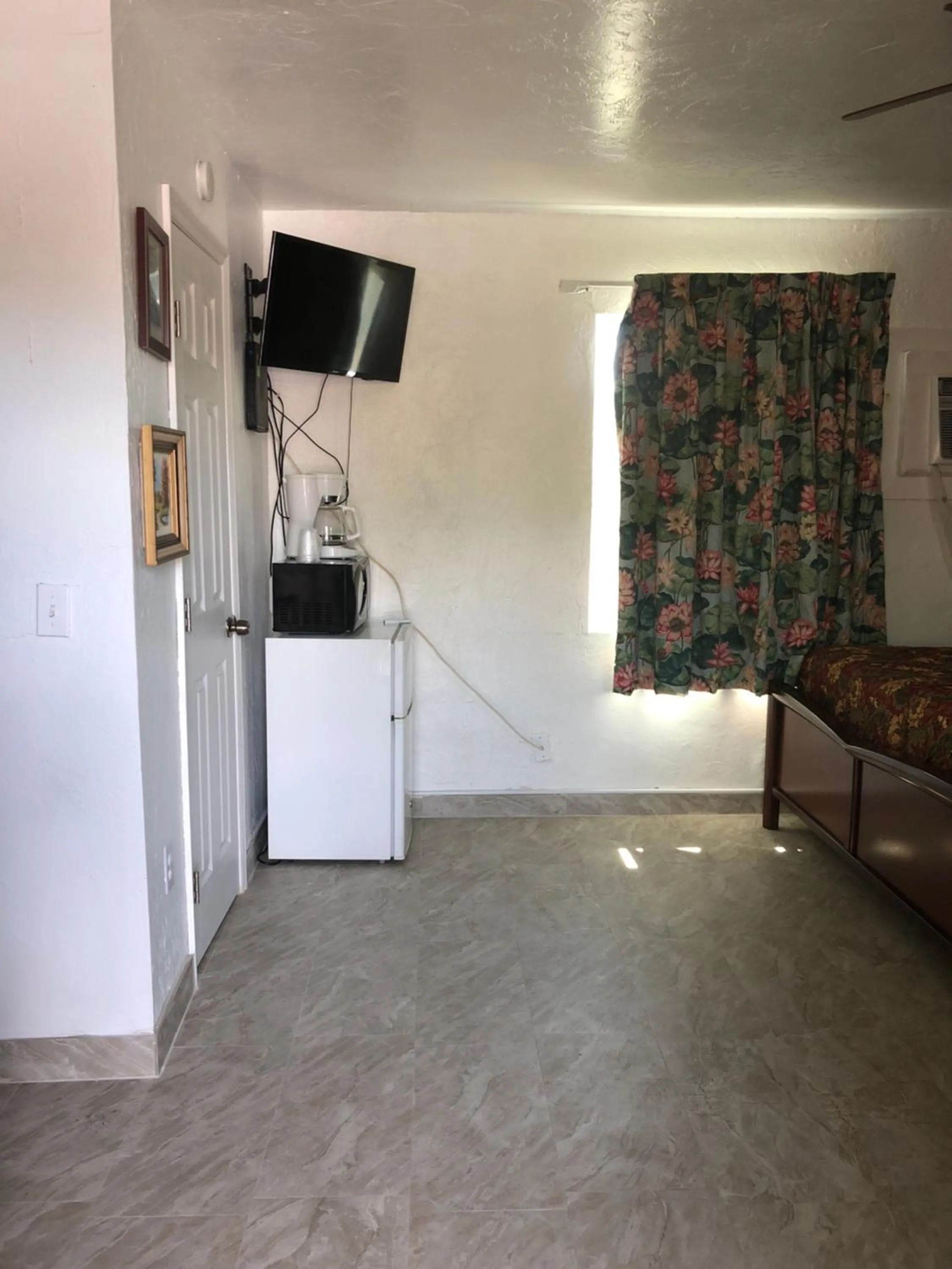 Glades Motel - Naples