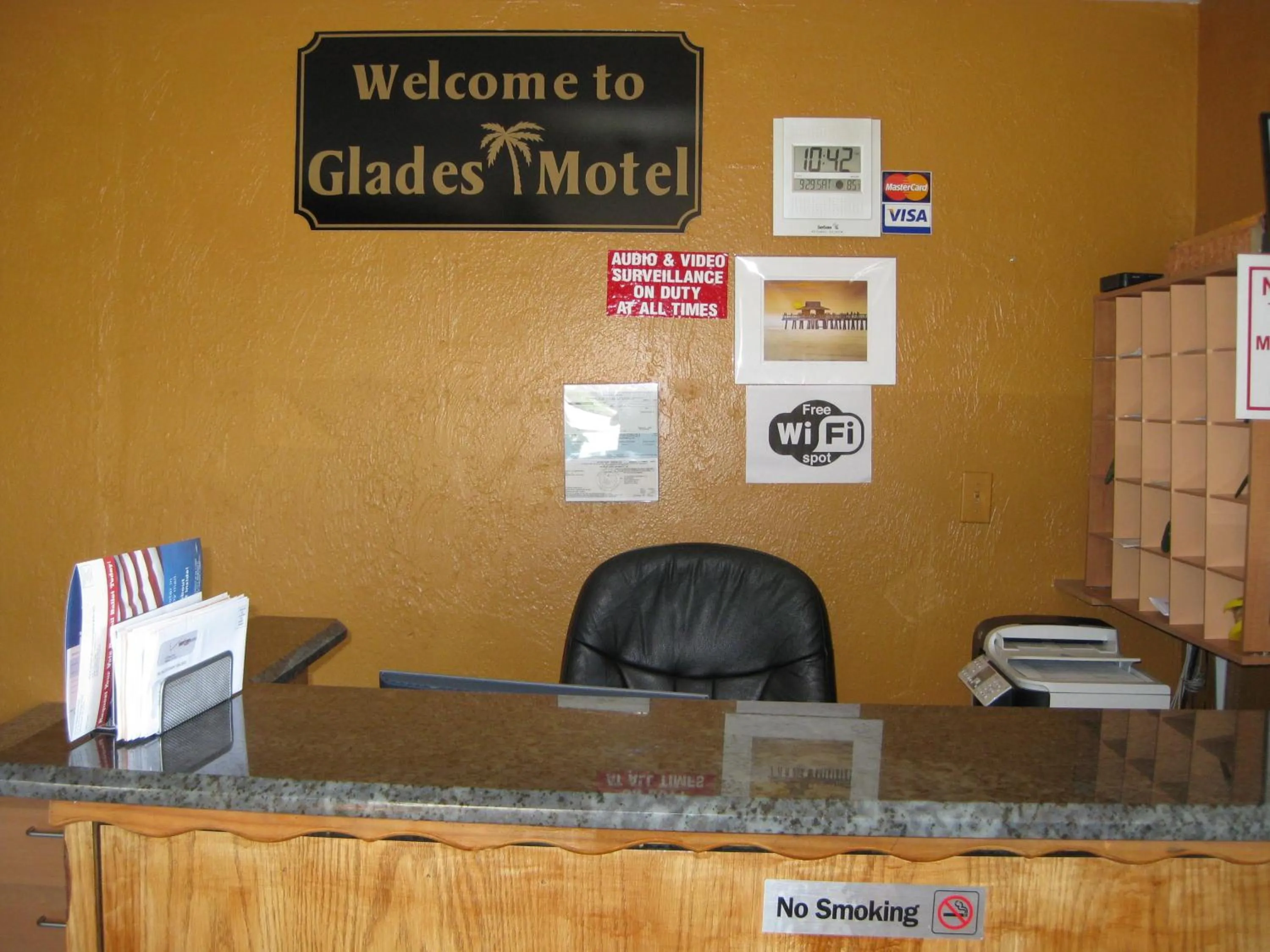 Lobby or reception in Glades Motel - Naples