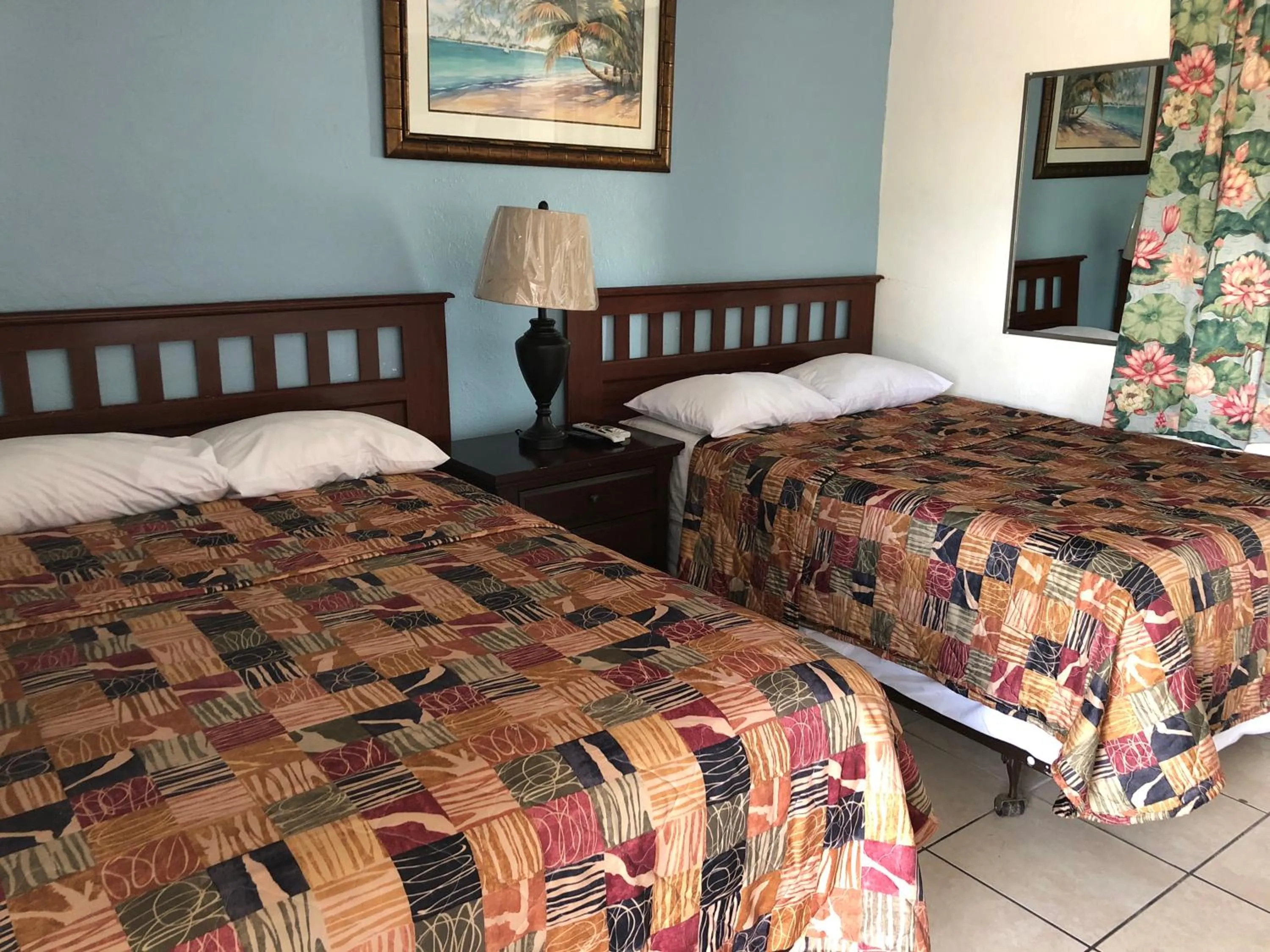 Bed in Glades Motel - Naples