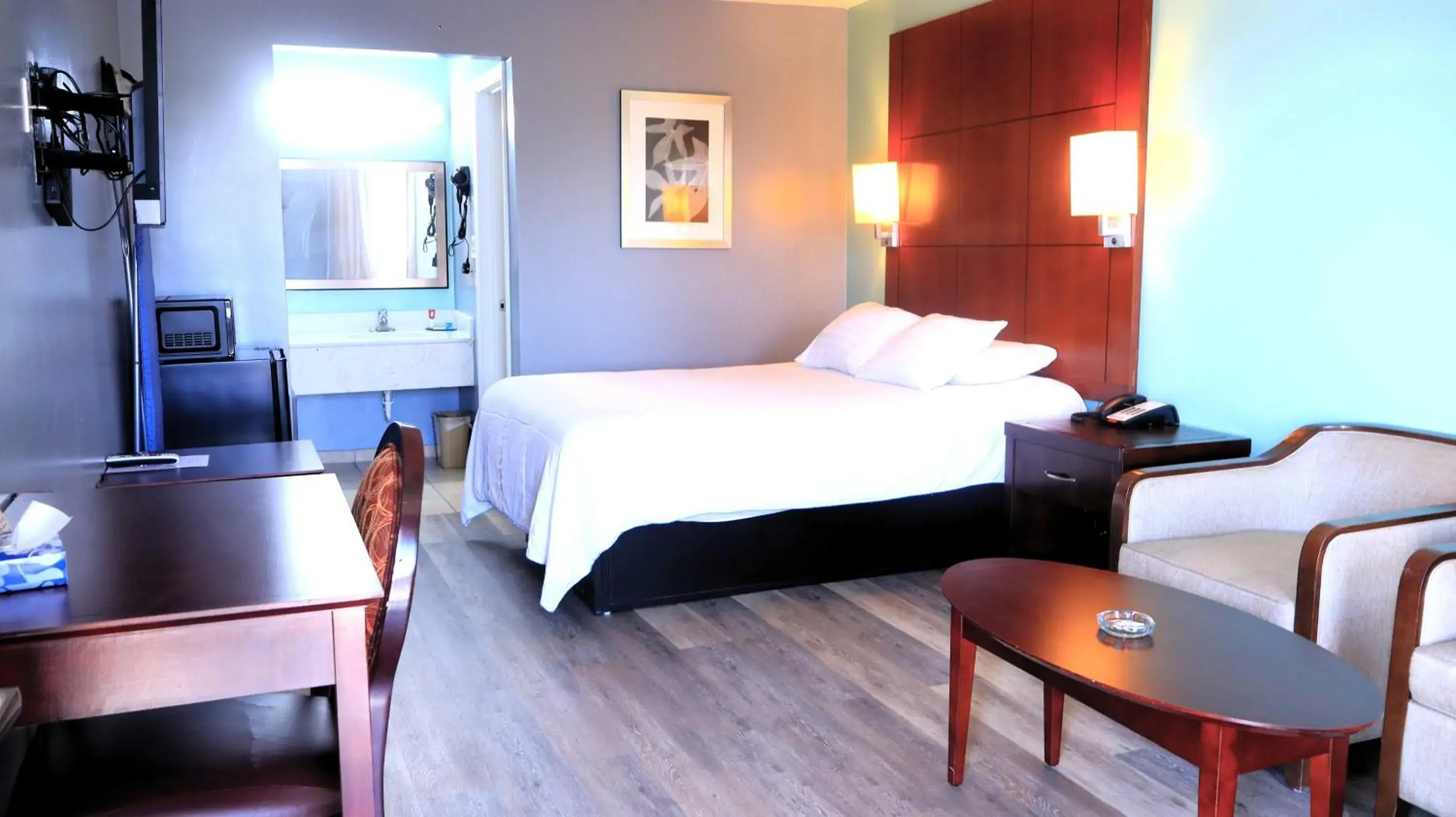 1 King Bed Smoking in Americas Best Value Inn Suites & Studios Blytheville by Sonesta 1 King Bed Smoking in Americas Best Value Inn Suites & Studios Blytheville by Sonesta