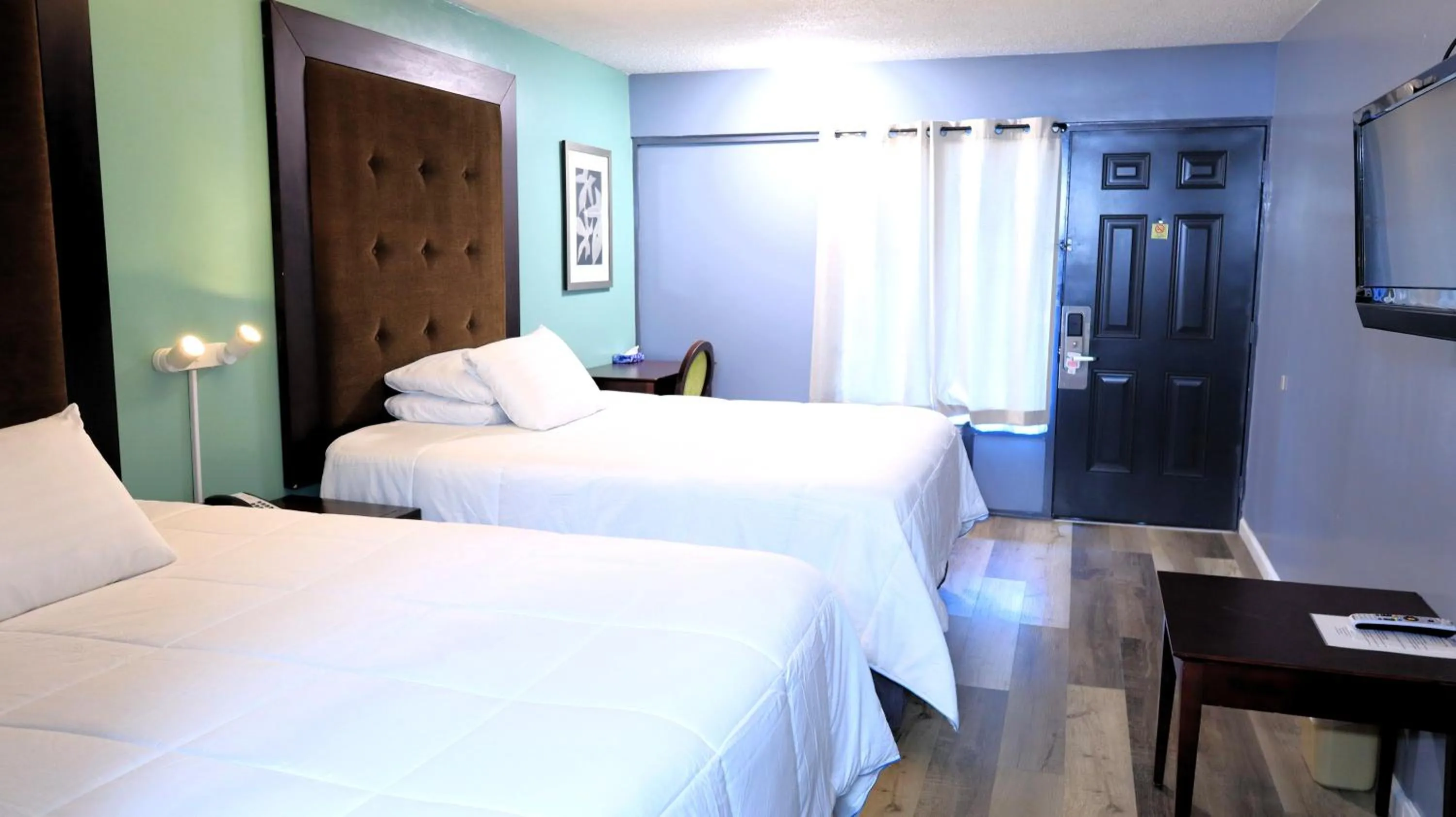 Bed in Americas Best Value Inn Suites & Studios Blytheville by Sonesta