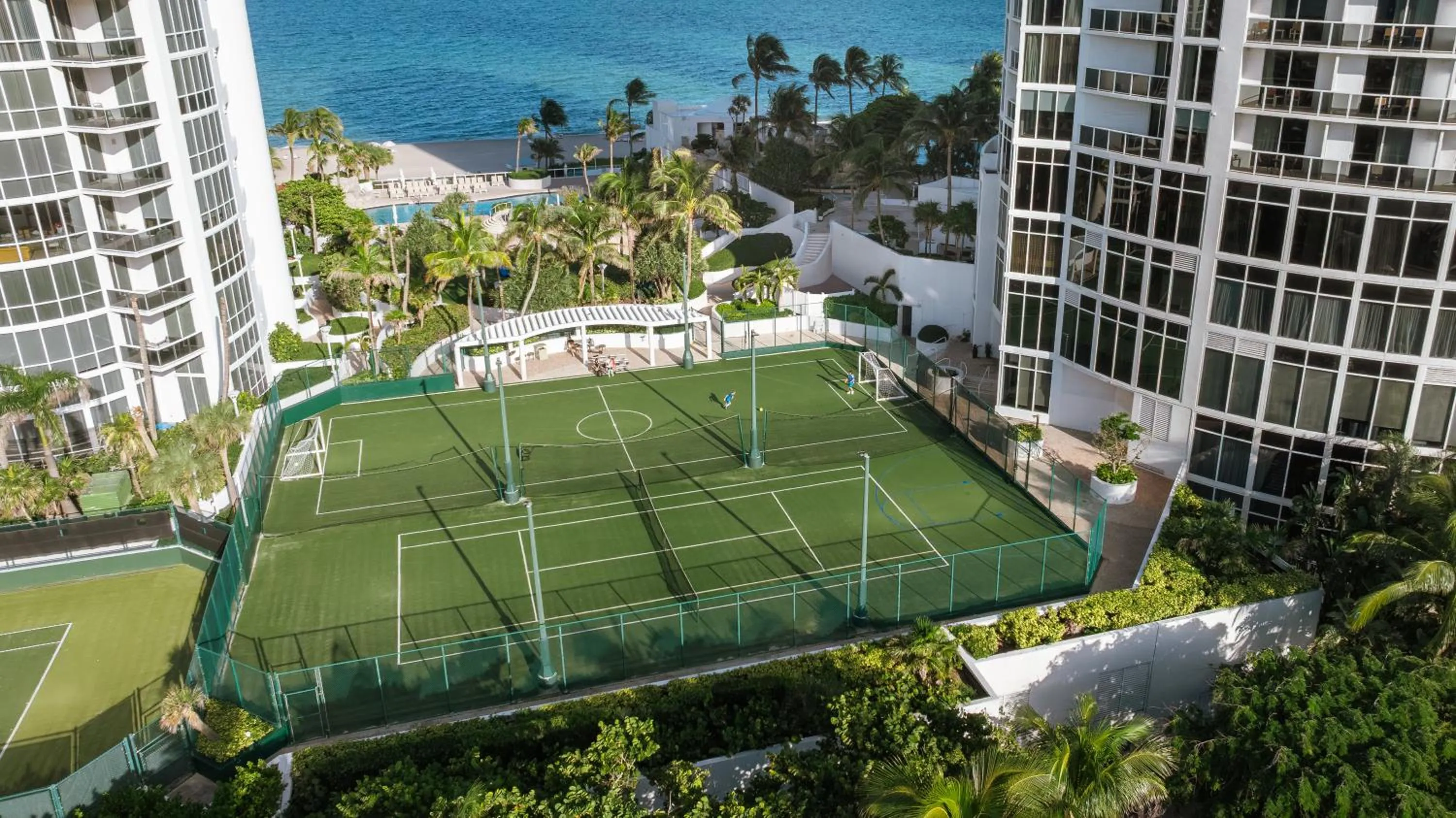 Tennis court in Trump International Beach Resort - Sunny Isles Beach