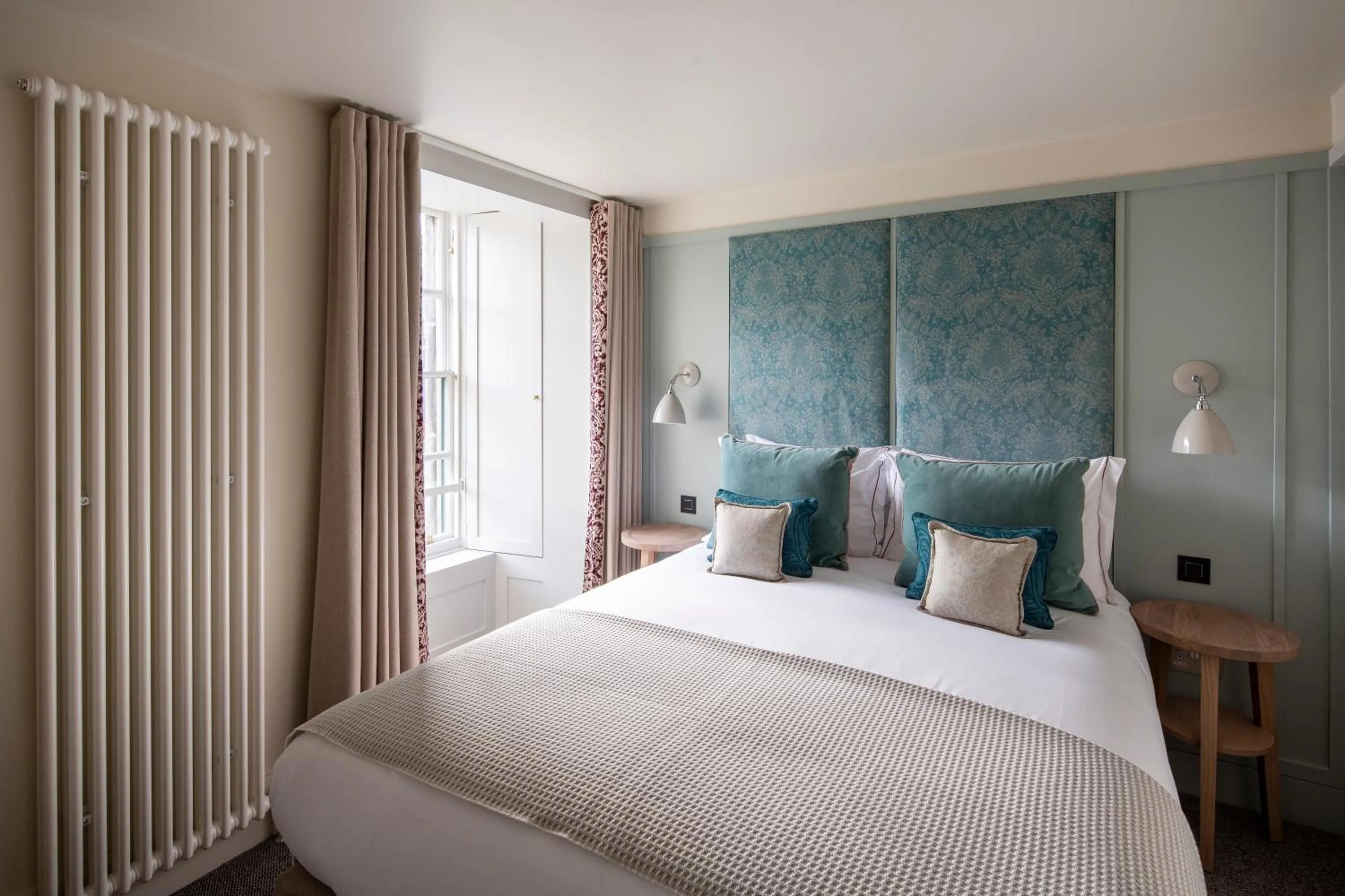 Bed in Abbey Strand Apartments, at Holyrood