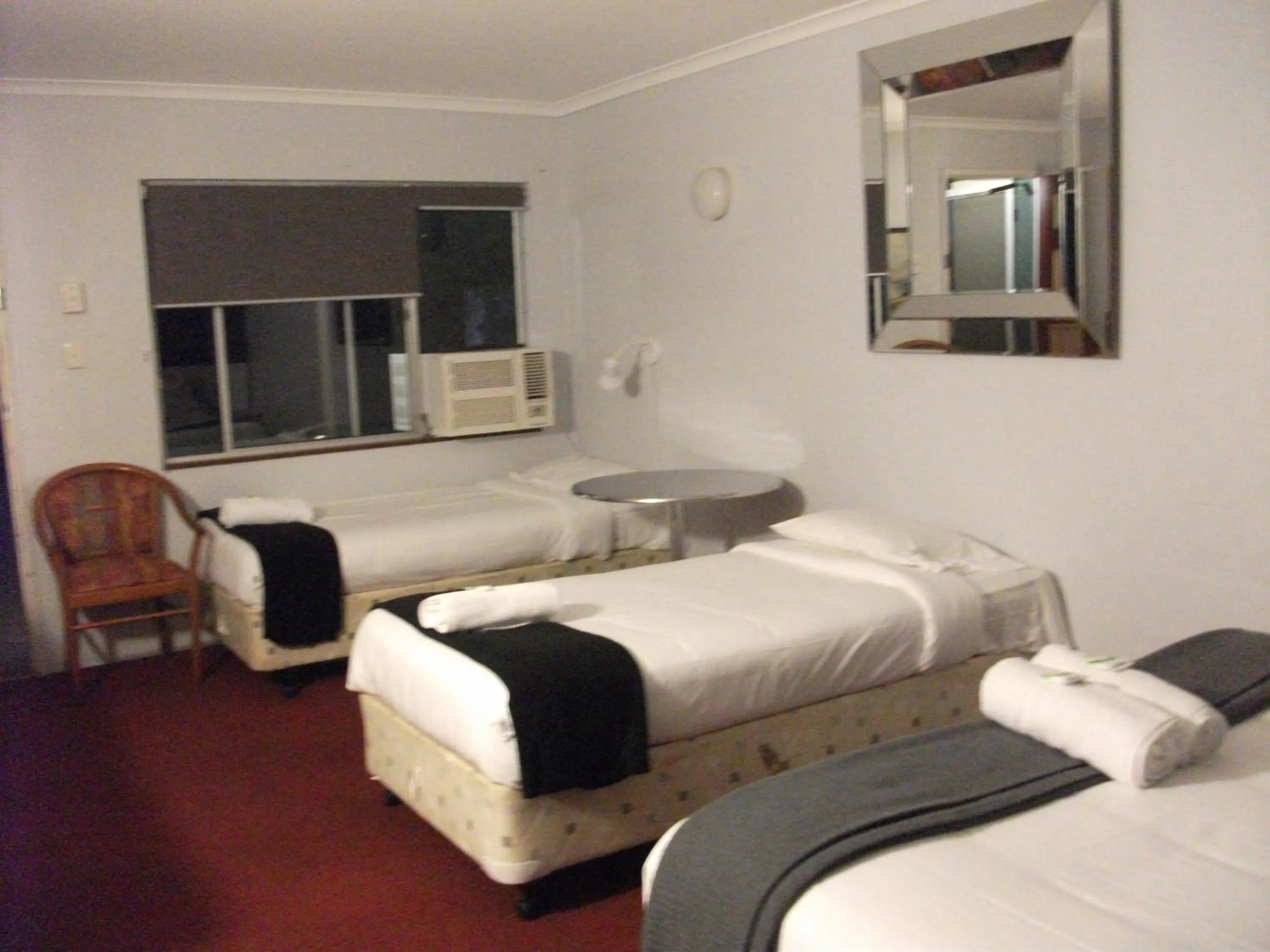 Bed in Beerwah Glasshouse Motel