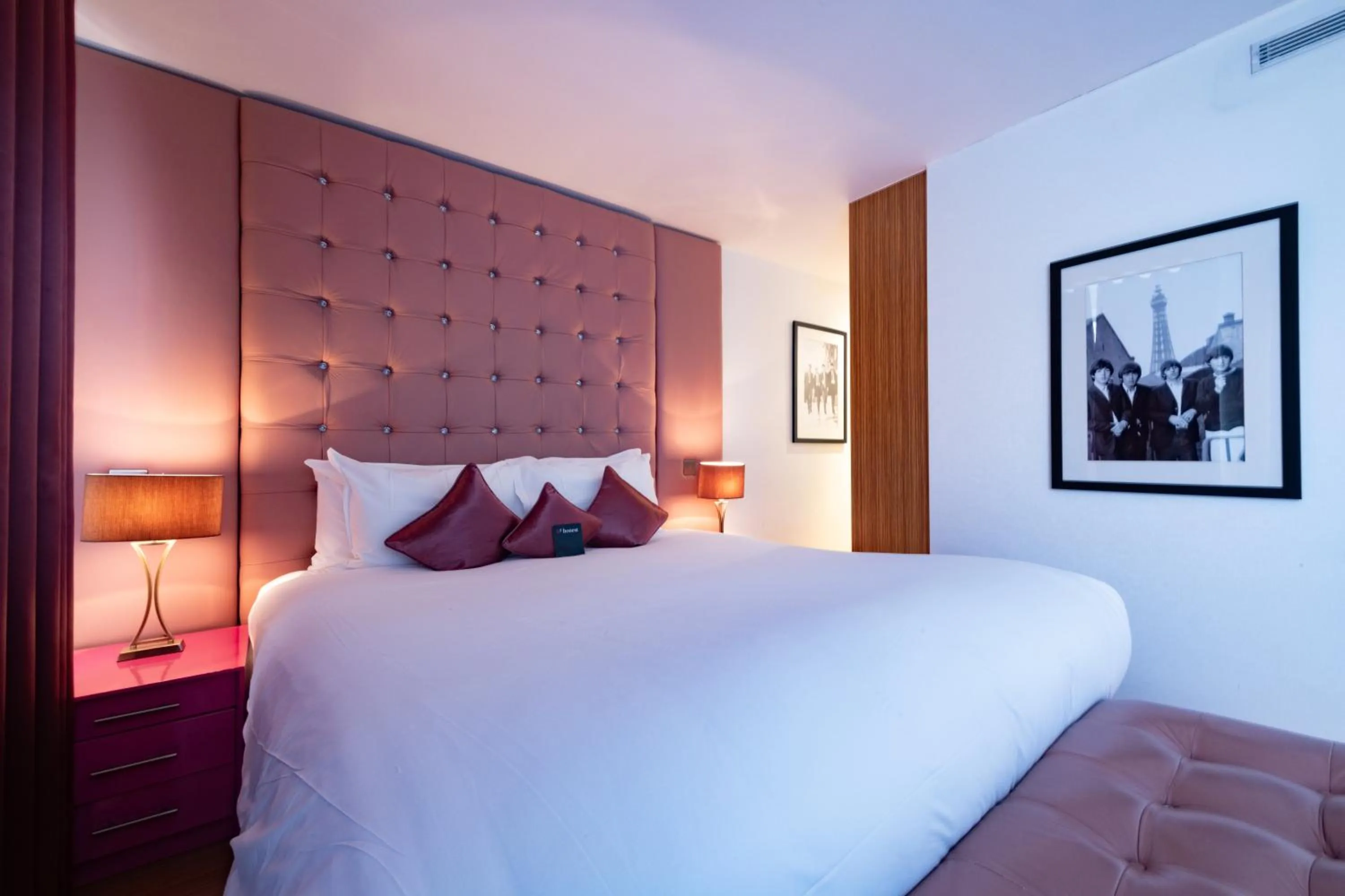 Bedroom, Bed in Bermondsey Square Hotel - A Bespoke Hotel