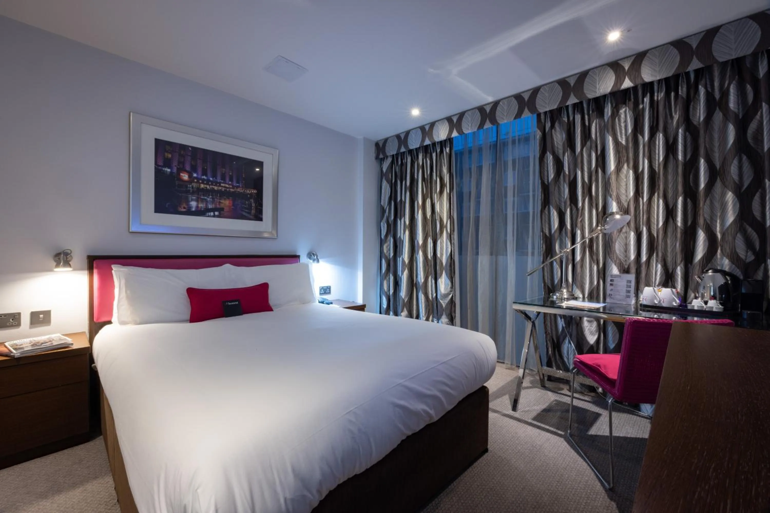 Bathroom, Bed in Bermondsey Square Hotel - A Bespoke Hotel