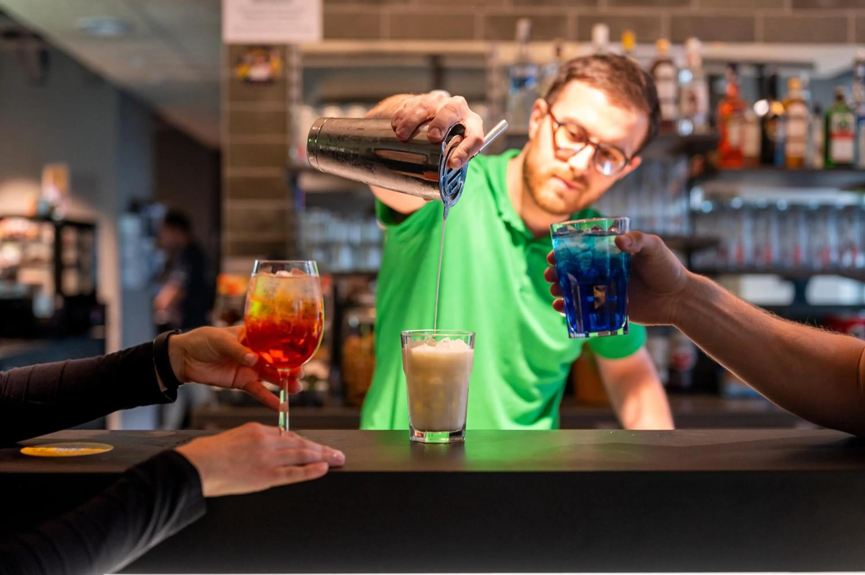 Lounge or bar in a&o Warszawa Wola