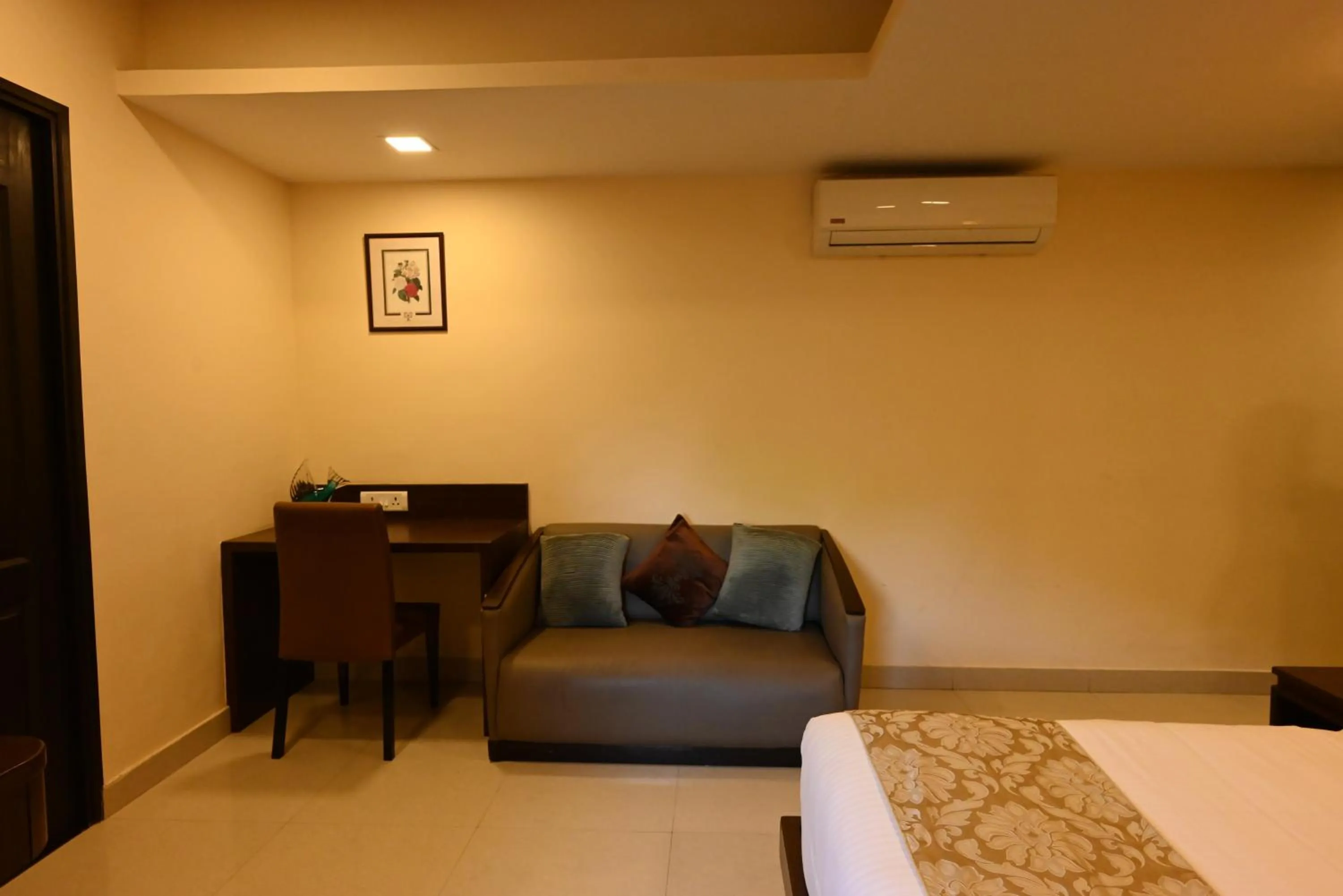 Seating area, Bed in Little Chef Hotel