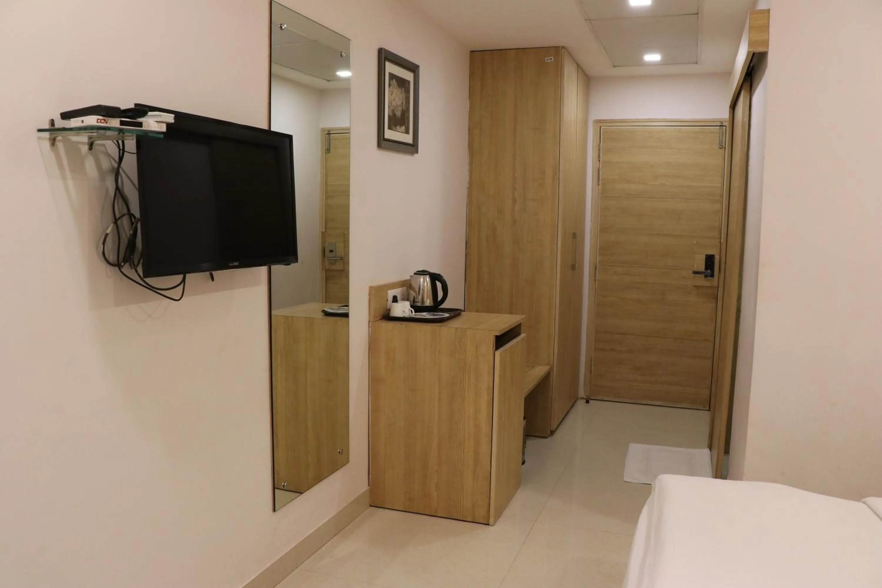 Coffee/tea facilities in Little Chef Hotel