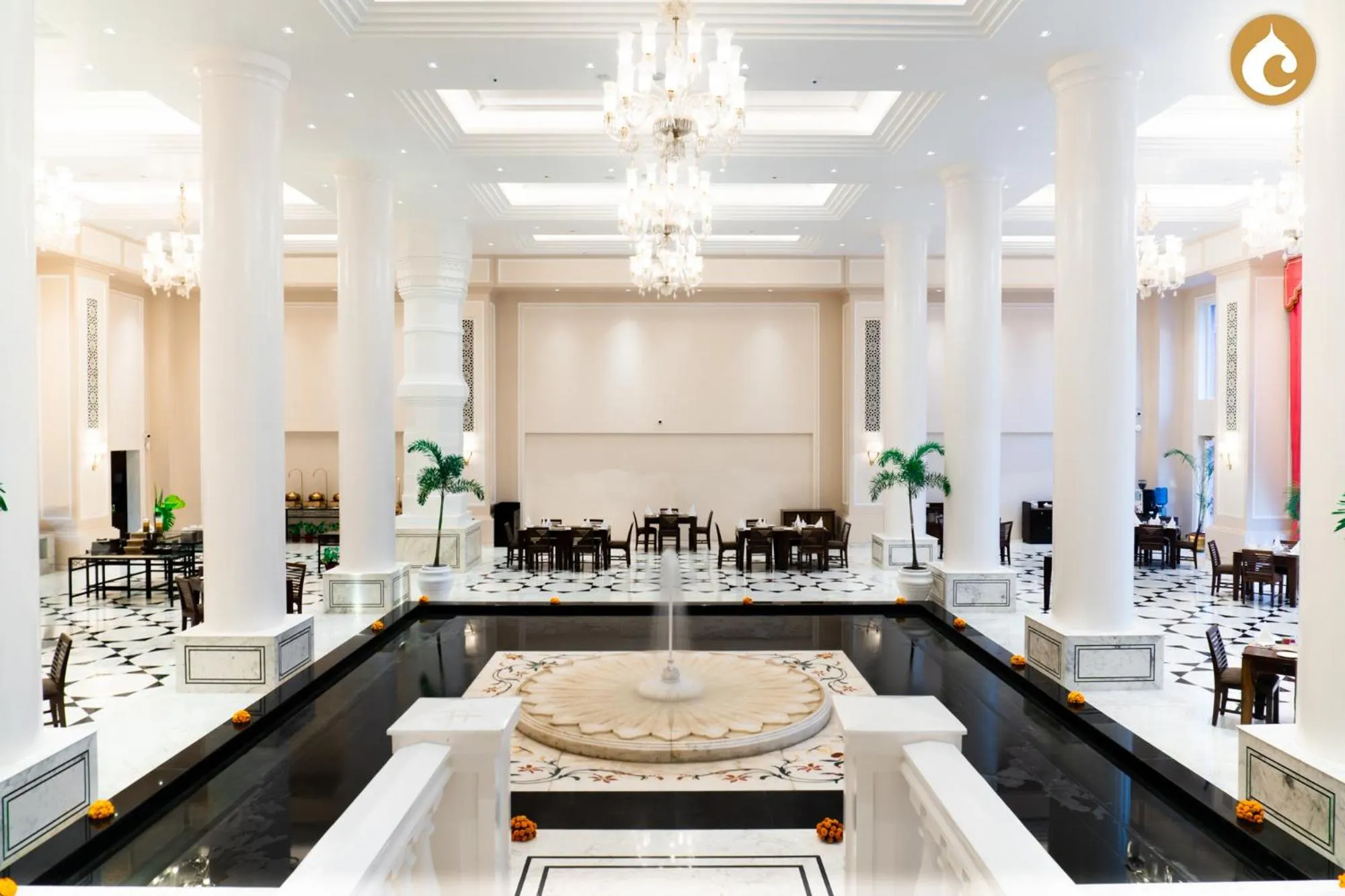 Restaurant/places to eat in Clarks Avadh