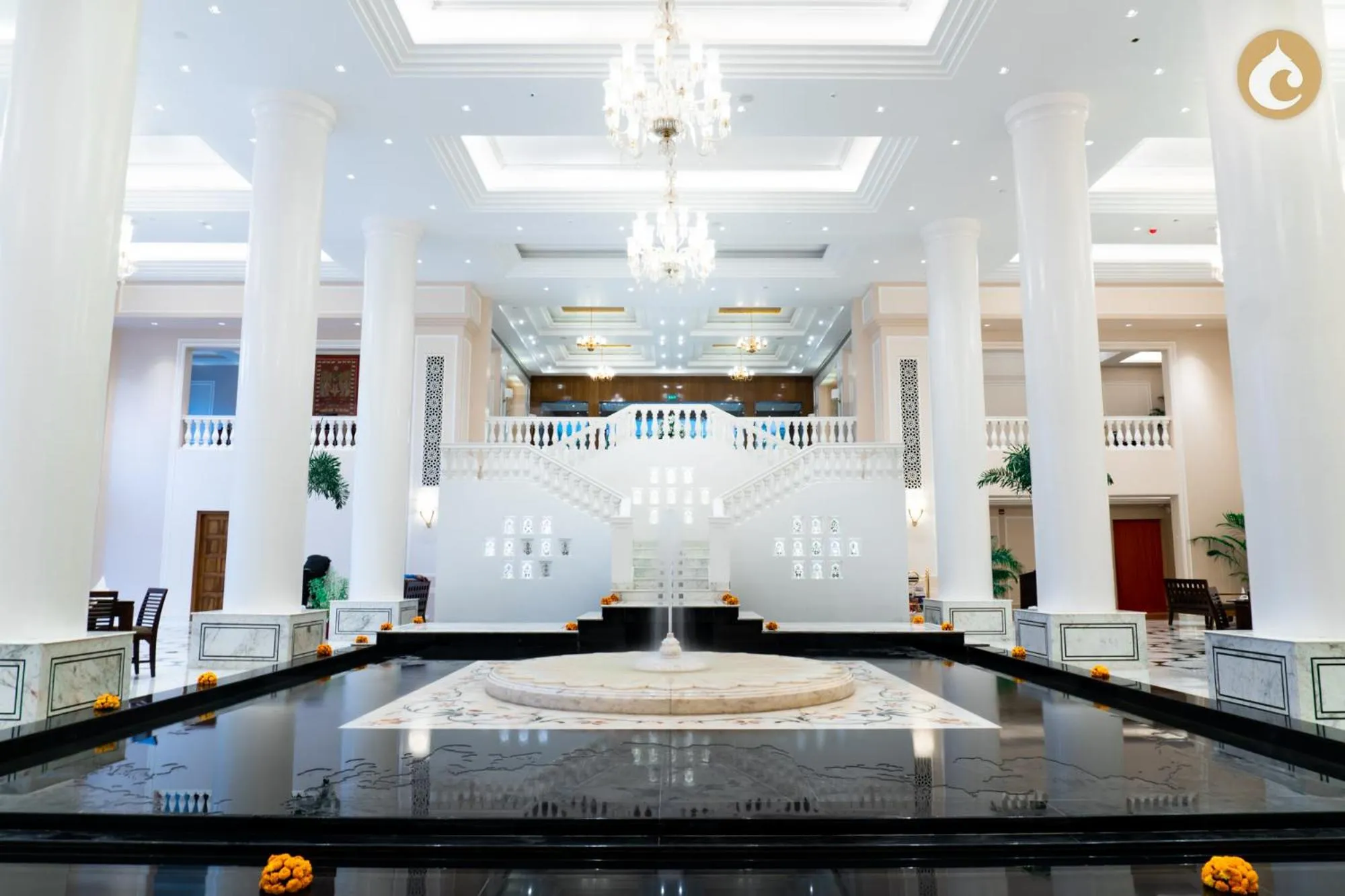 Restaurant/places to eat in Clarks Avadh