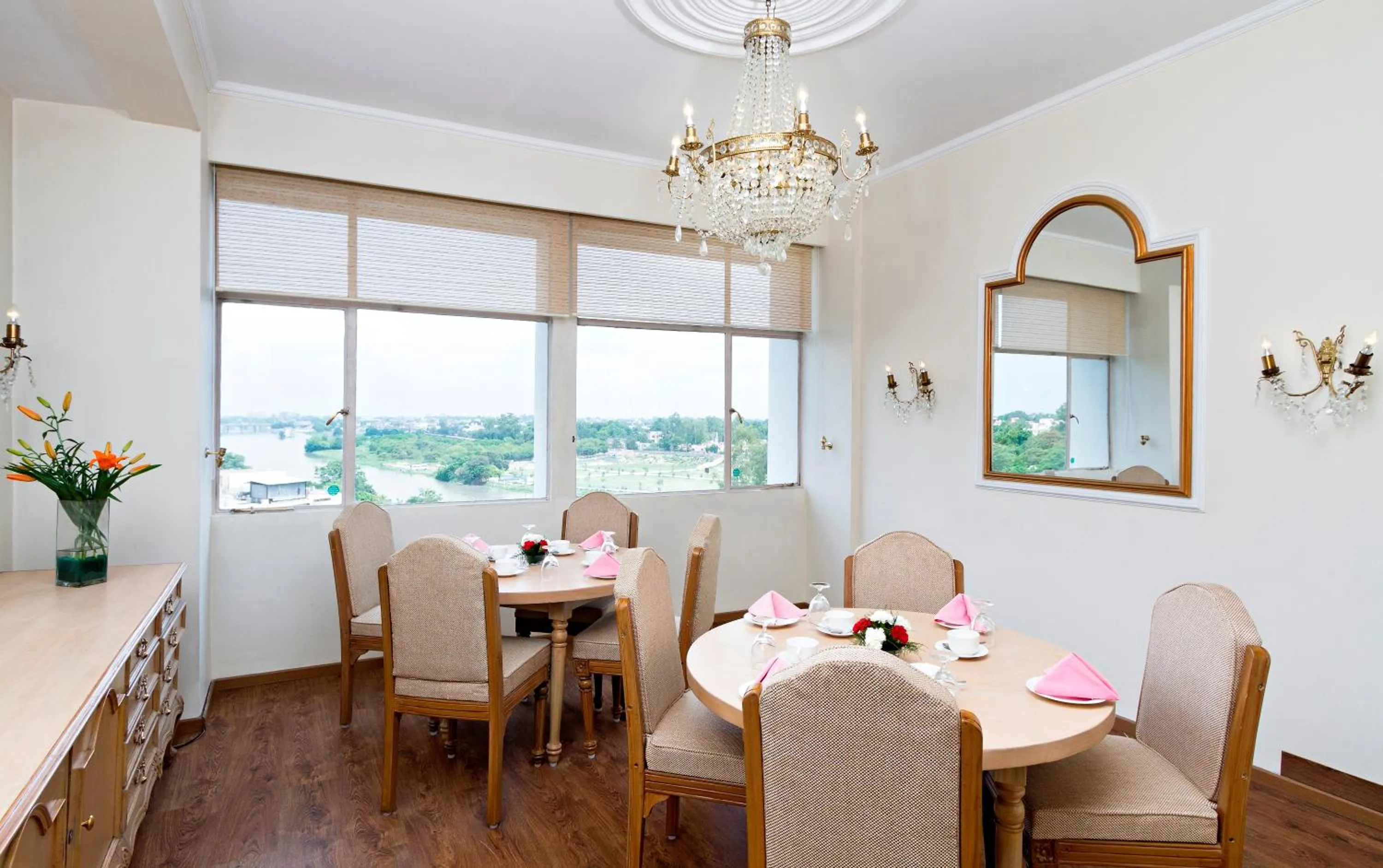 Dining area in Clarks Avadh