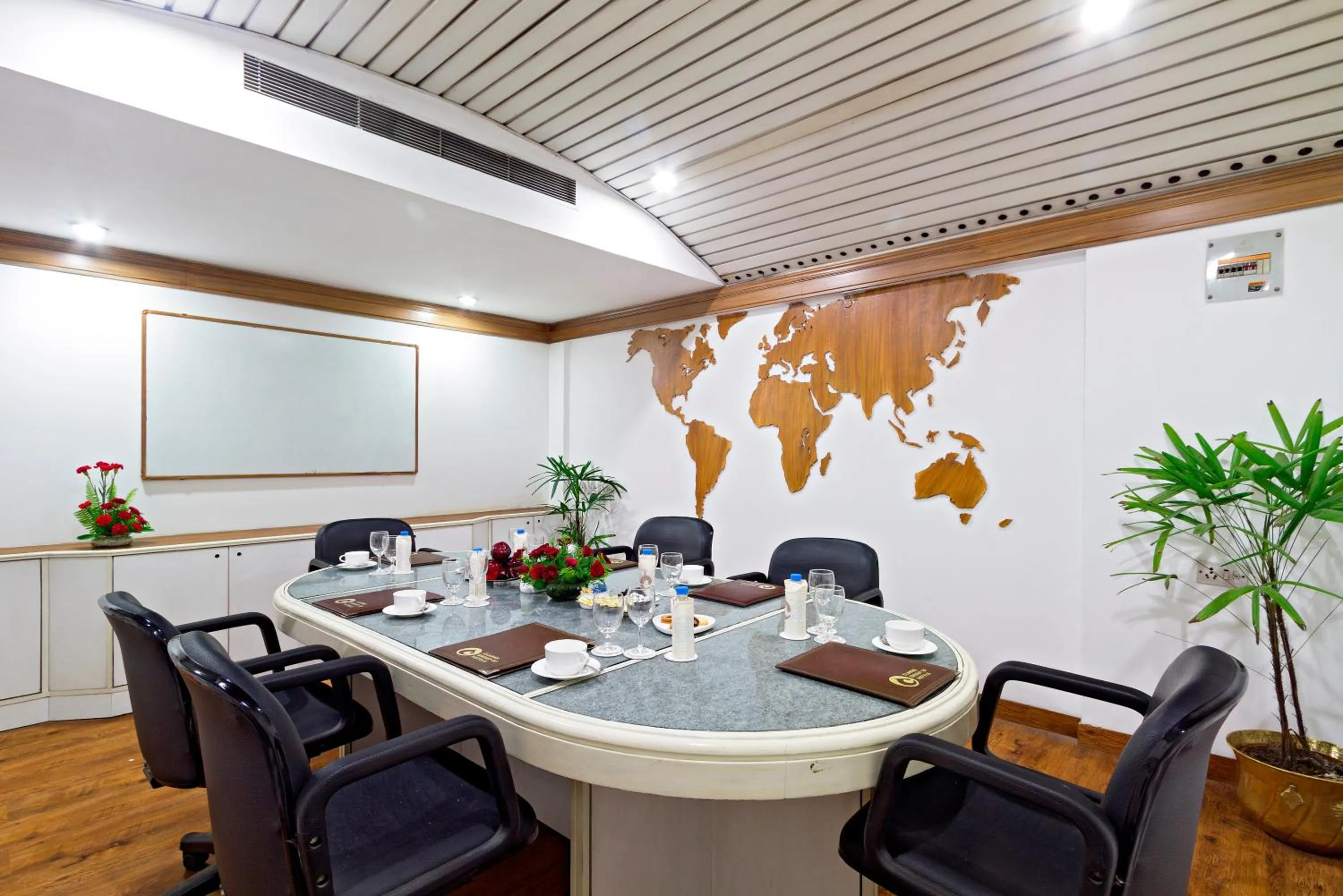 Business facilities in Clarks Avadh