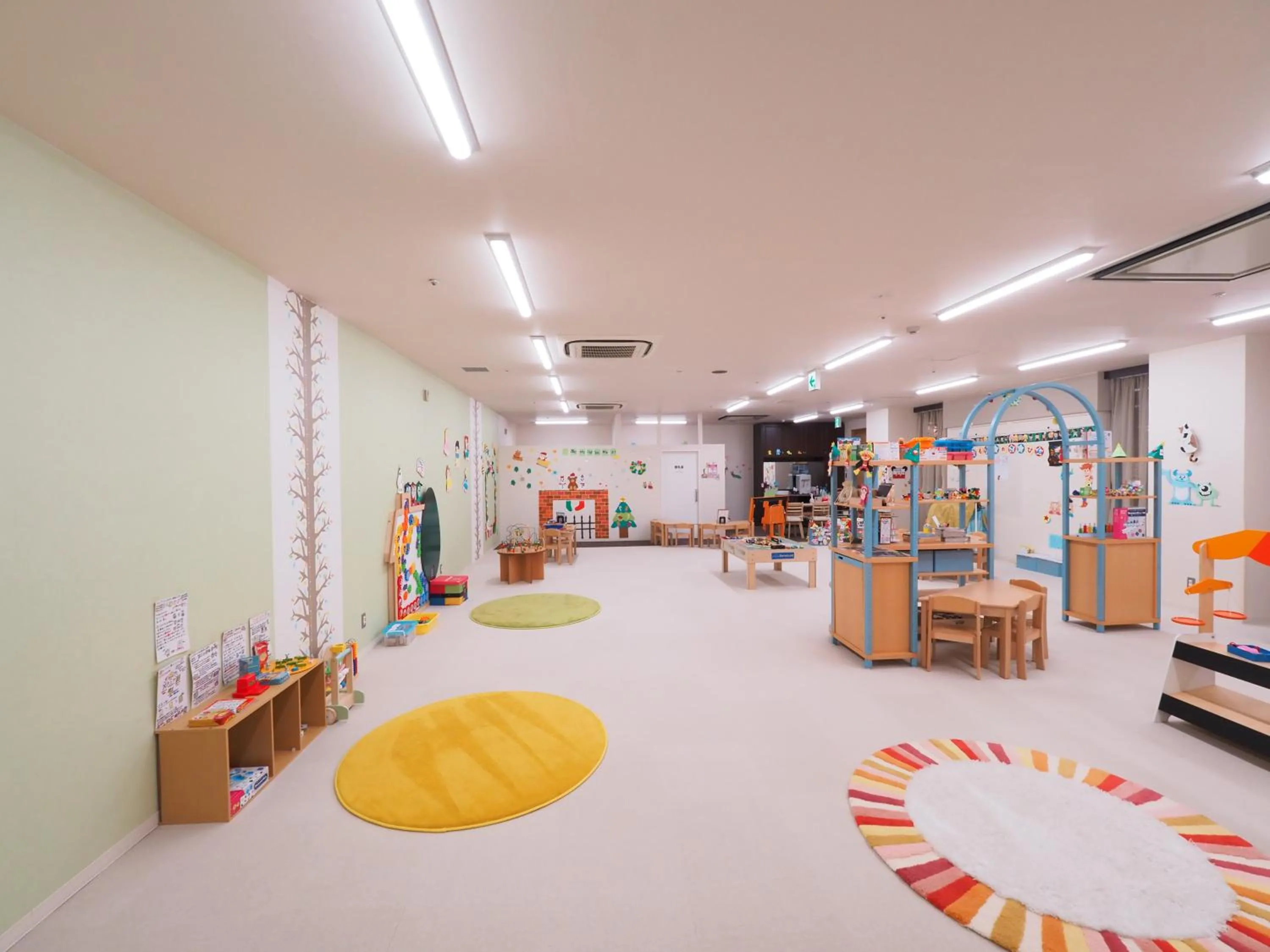 Entertainment in Nara Plaza Hotel