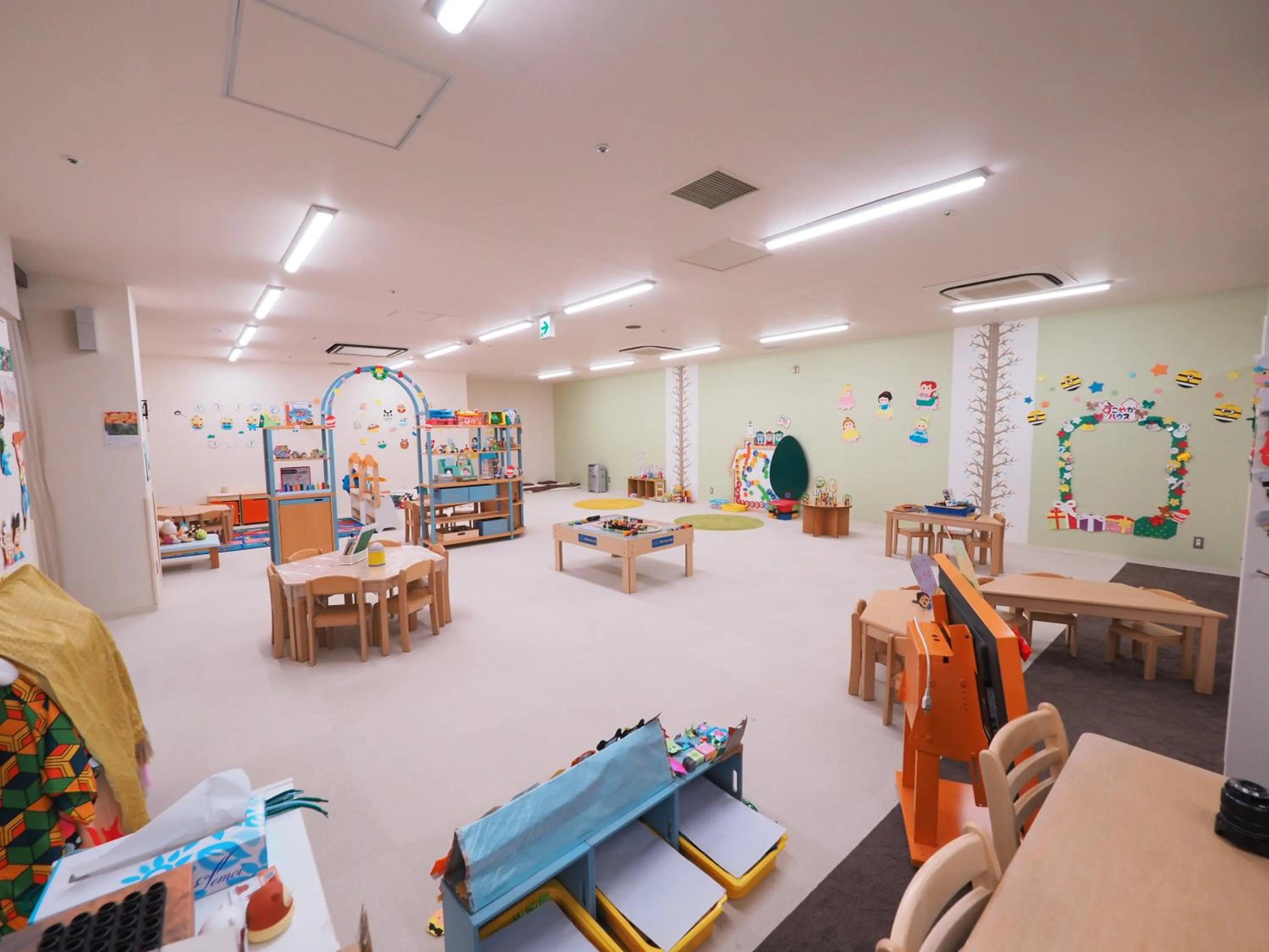 Entertainment in Nara Plaza Hotel