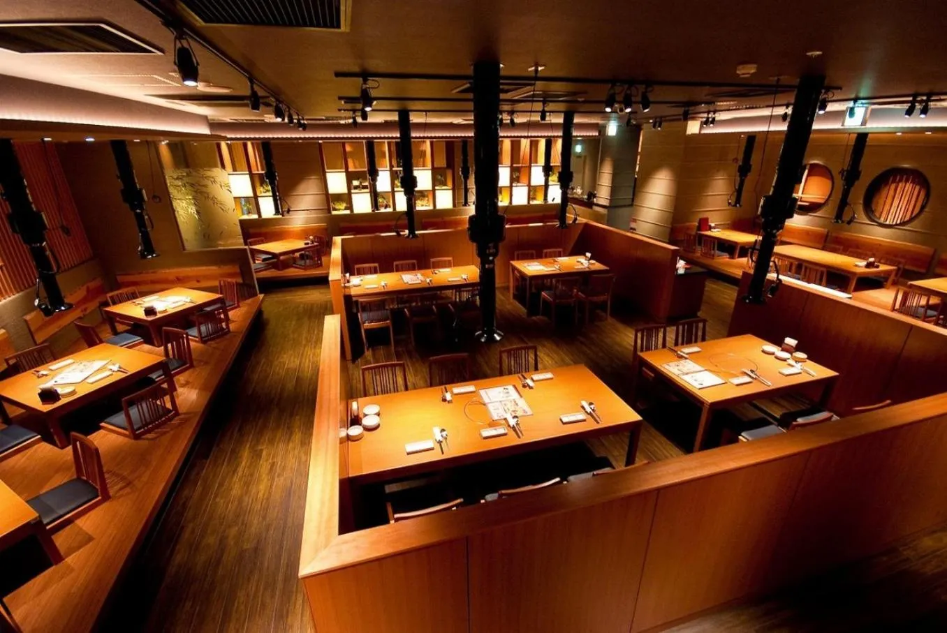 Restaurant/places to eat in Nara Plaza Hotel