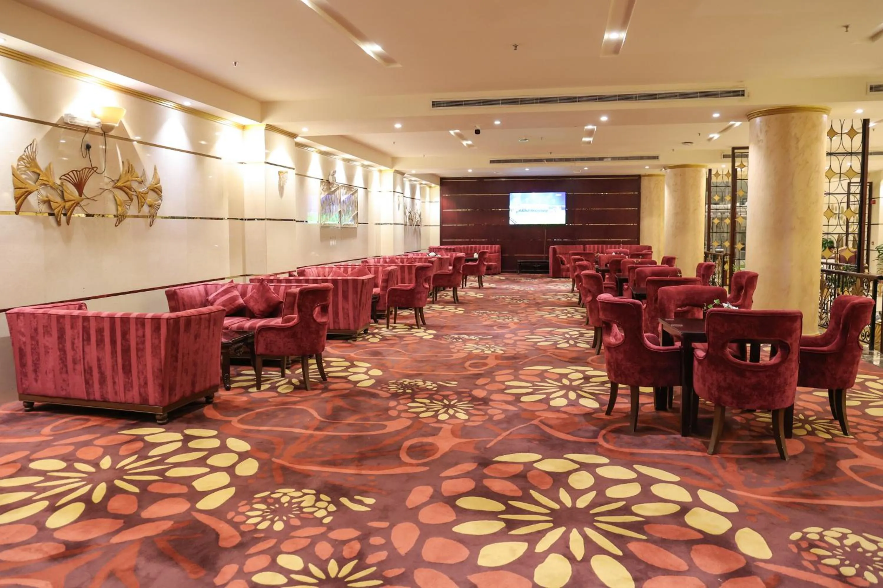 Restaurant/places to eat in Reef Global Hotel