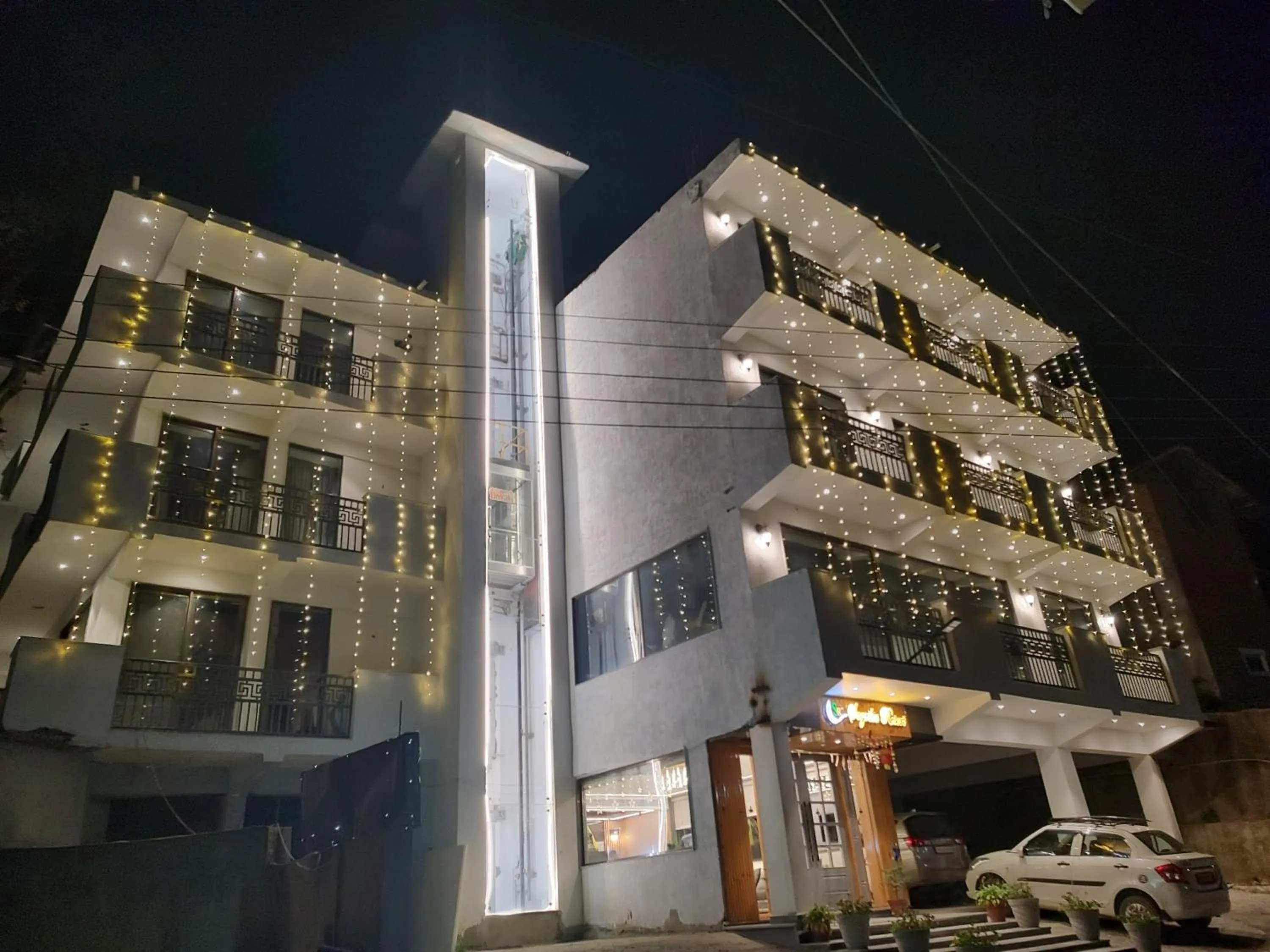 Facade/entrance in Sagrika Resort Dalhousie