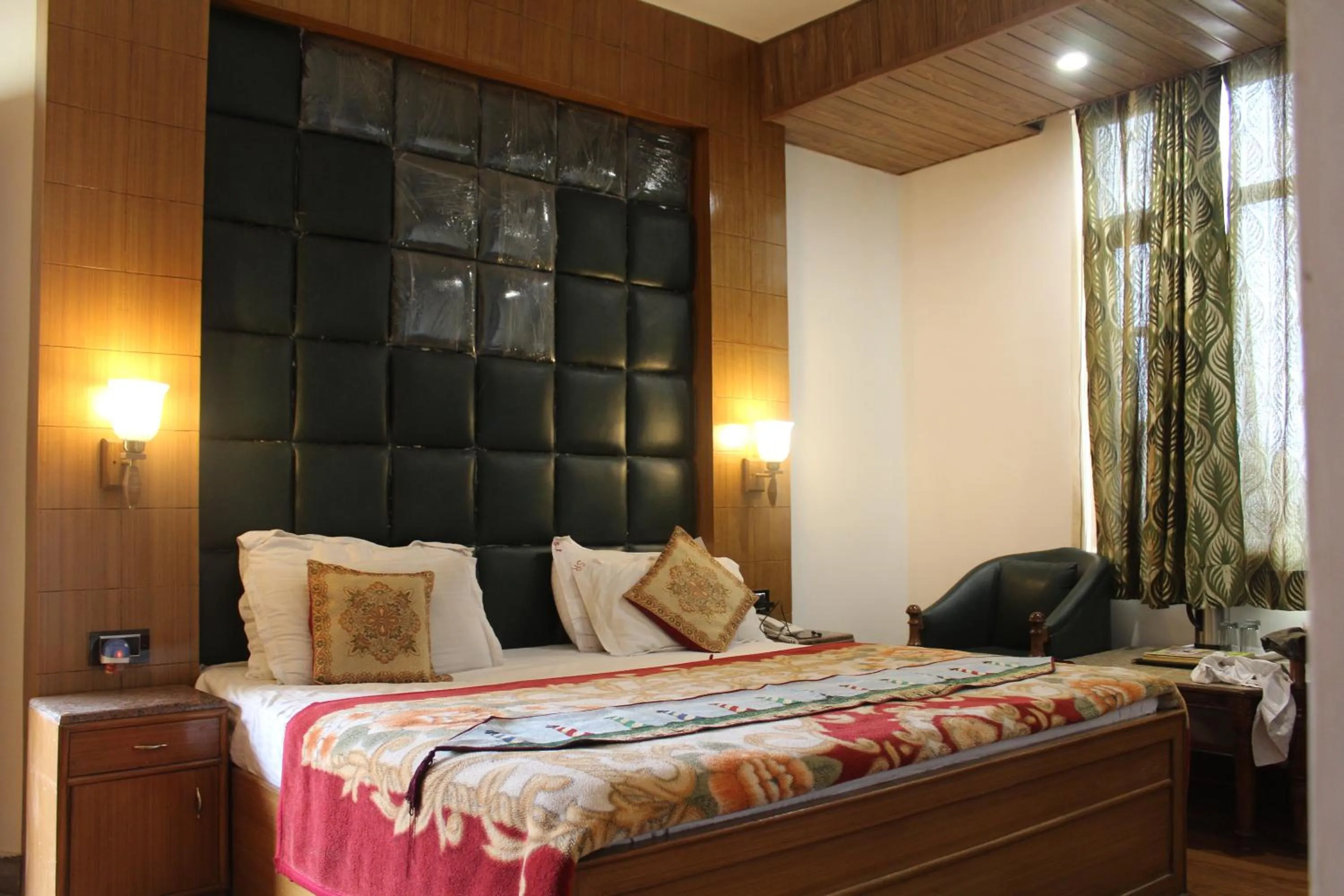 Bedroom, Bed in Sagrika Resort Dalhousie