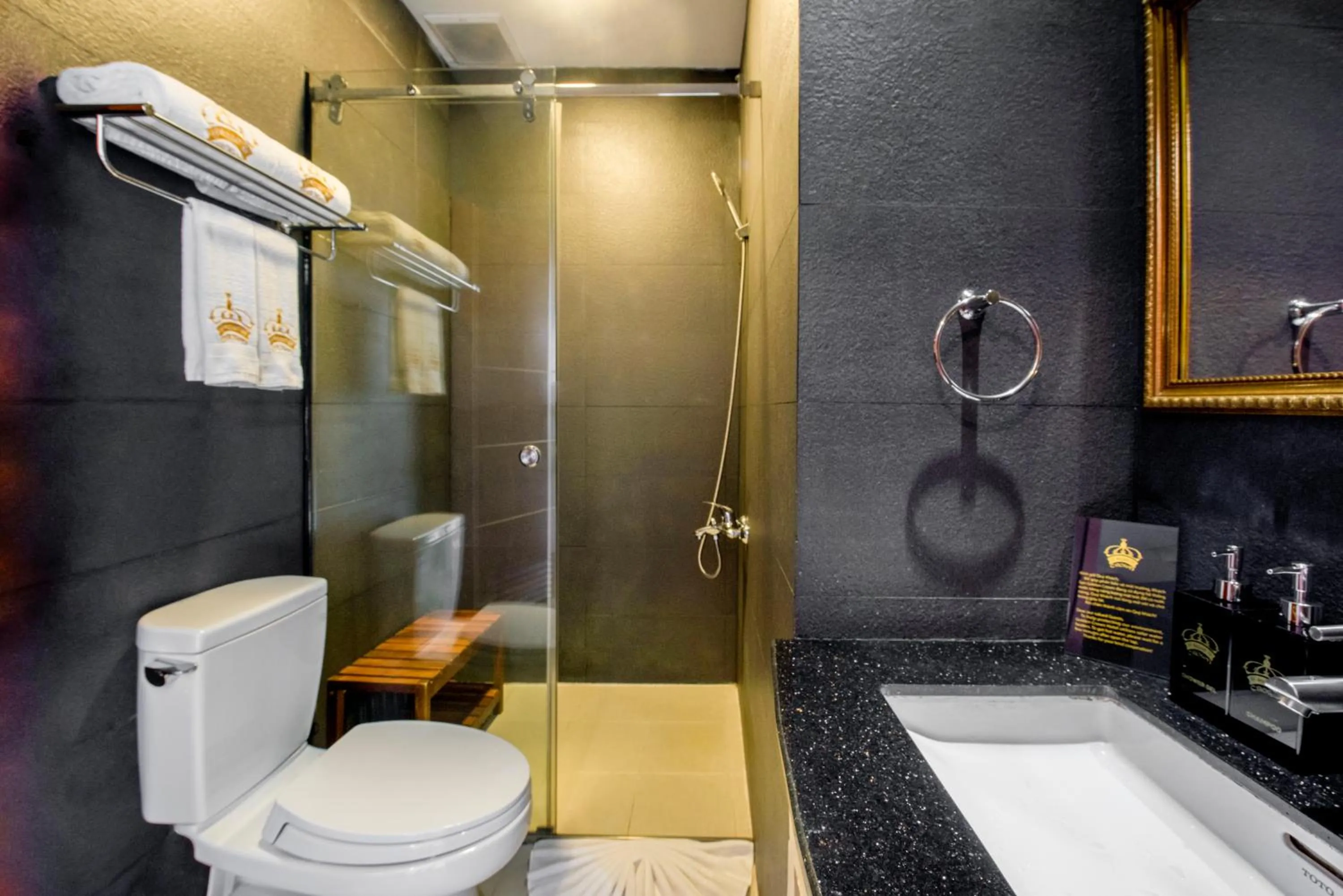 Shower, Bathroom in Golden Crown Hotel