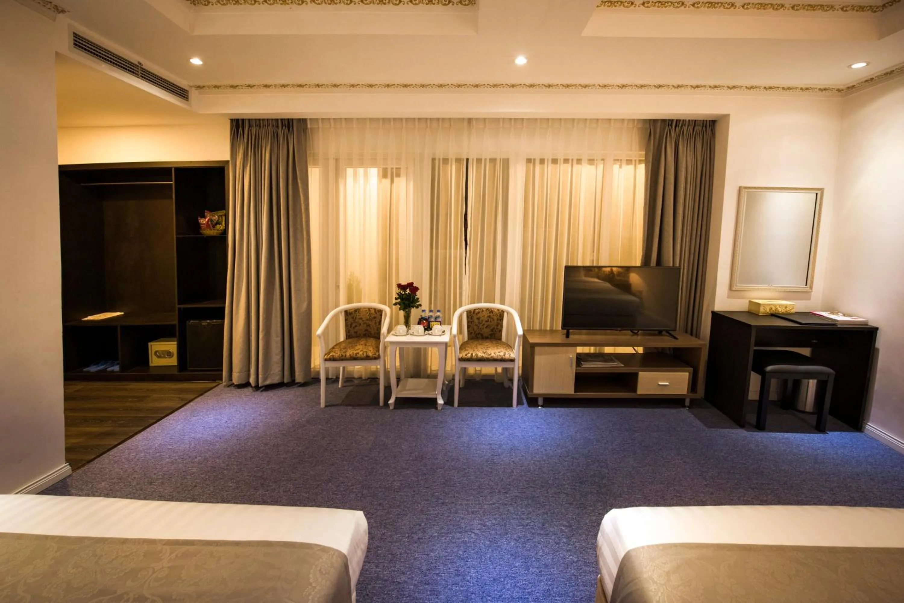 View (from property/room), Seating Area in Golden Crown Hotel