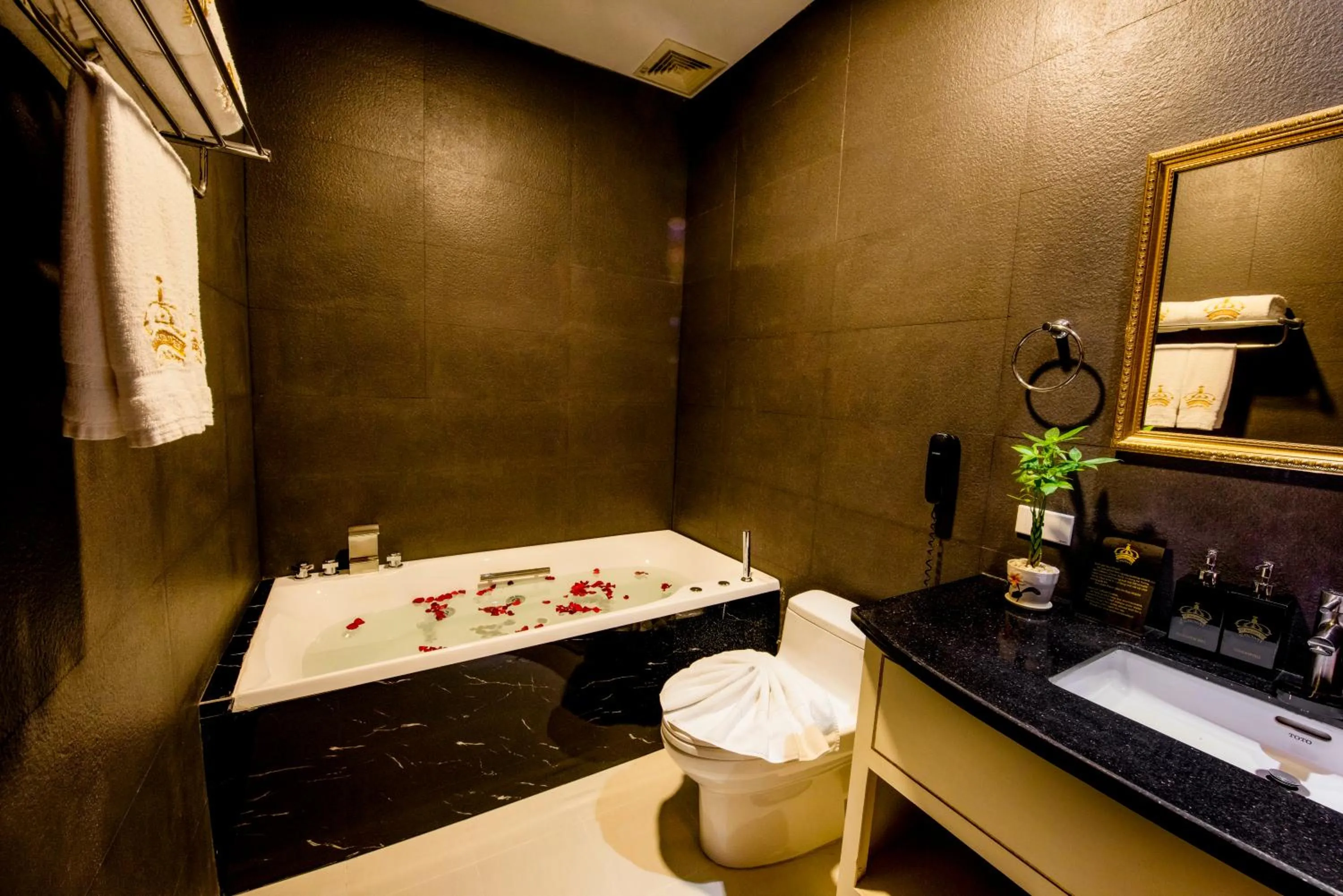 Bathroom in Golden Crown Hotel