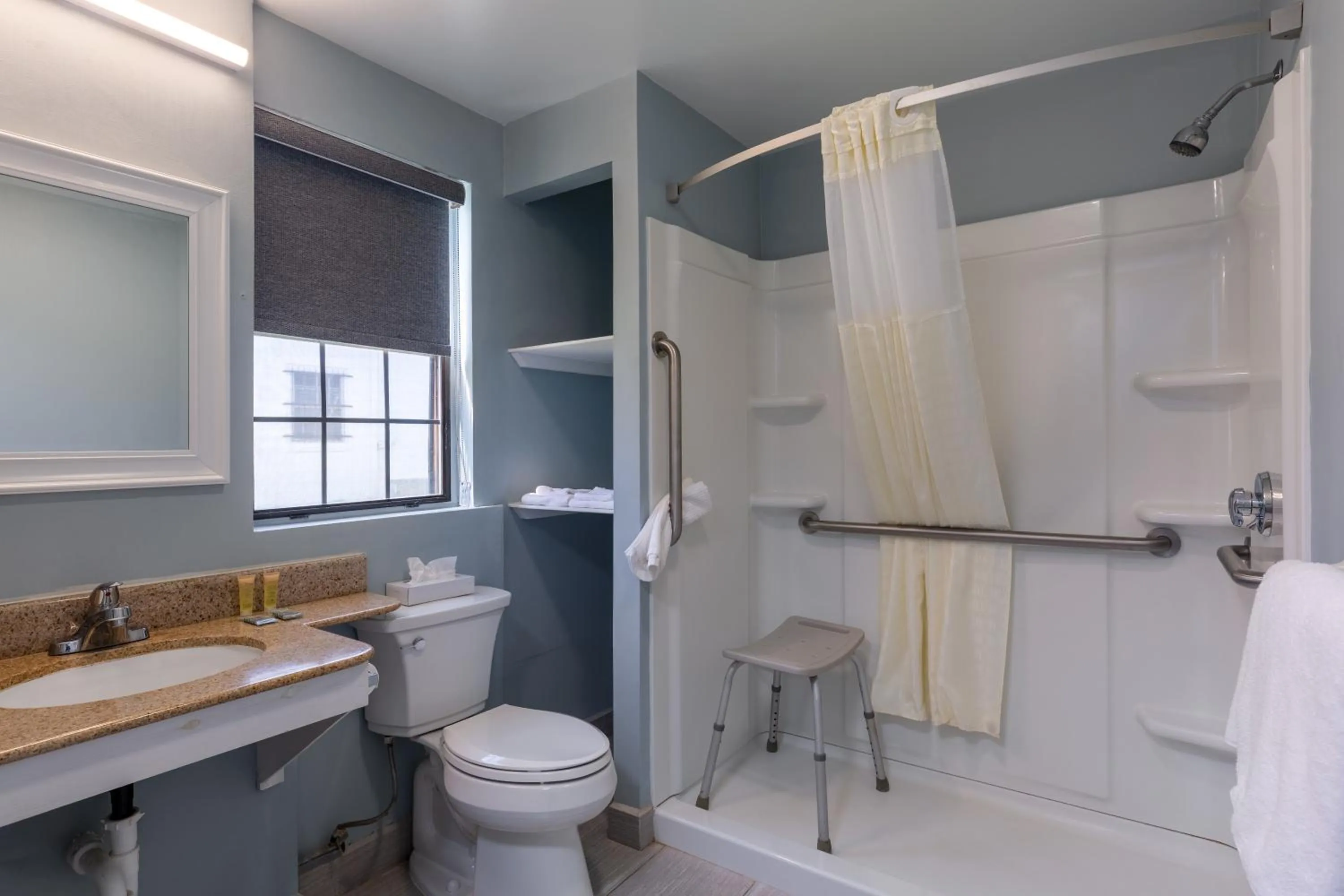 Shower in Knights Inn North Attleboro