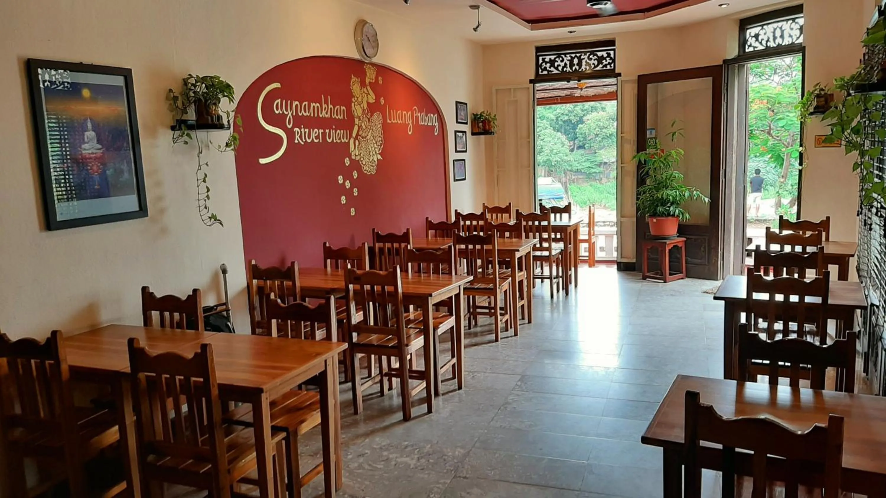 Restaurant/places to eat in Saynamkhan River View