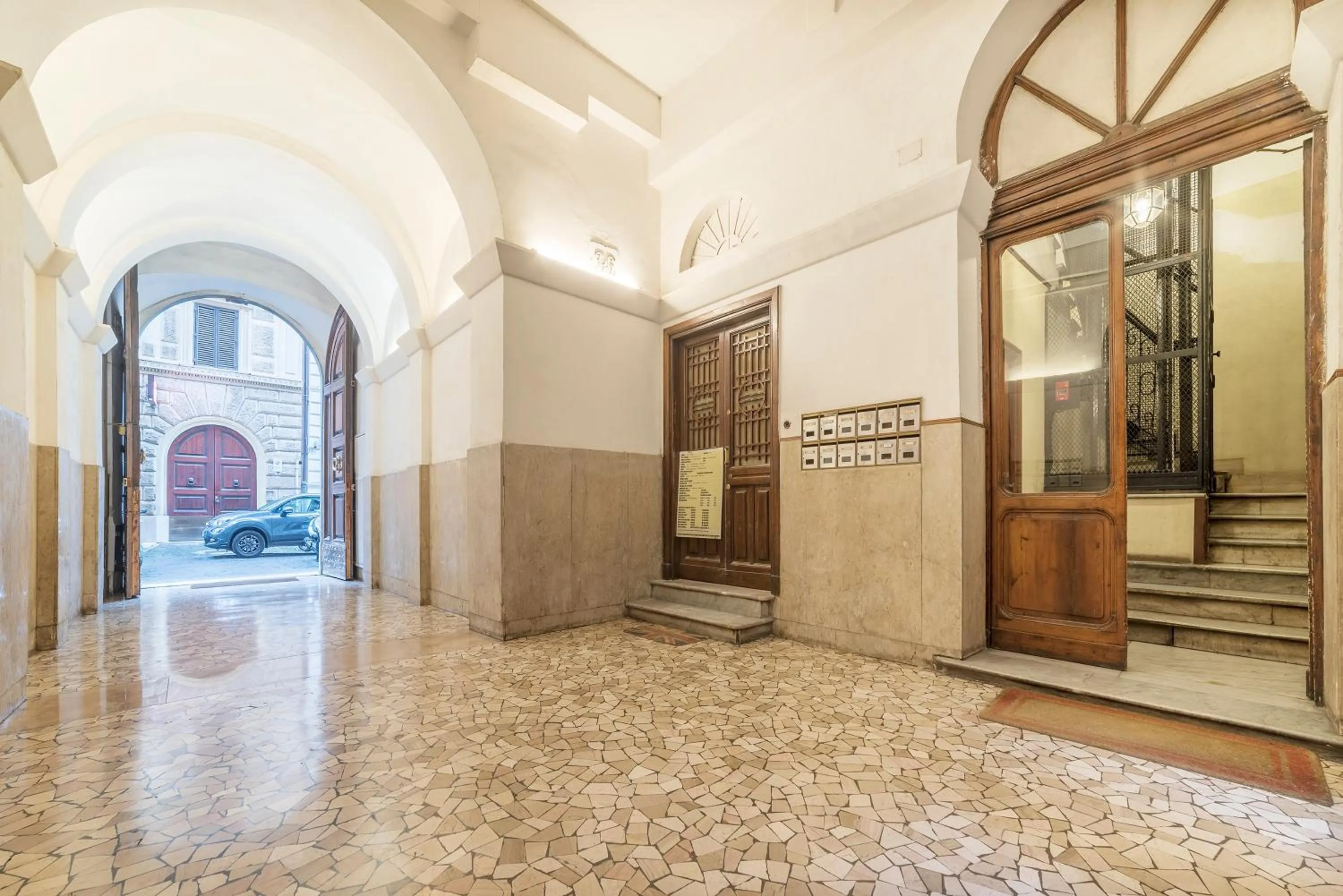 Facade/entrance in Appartamento Via Genova