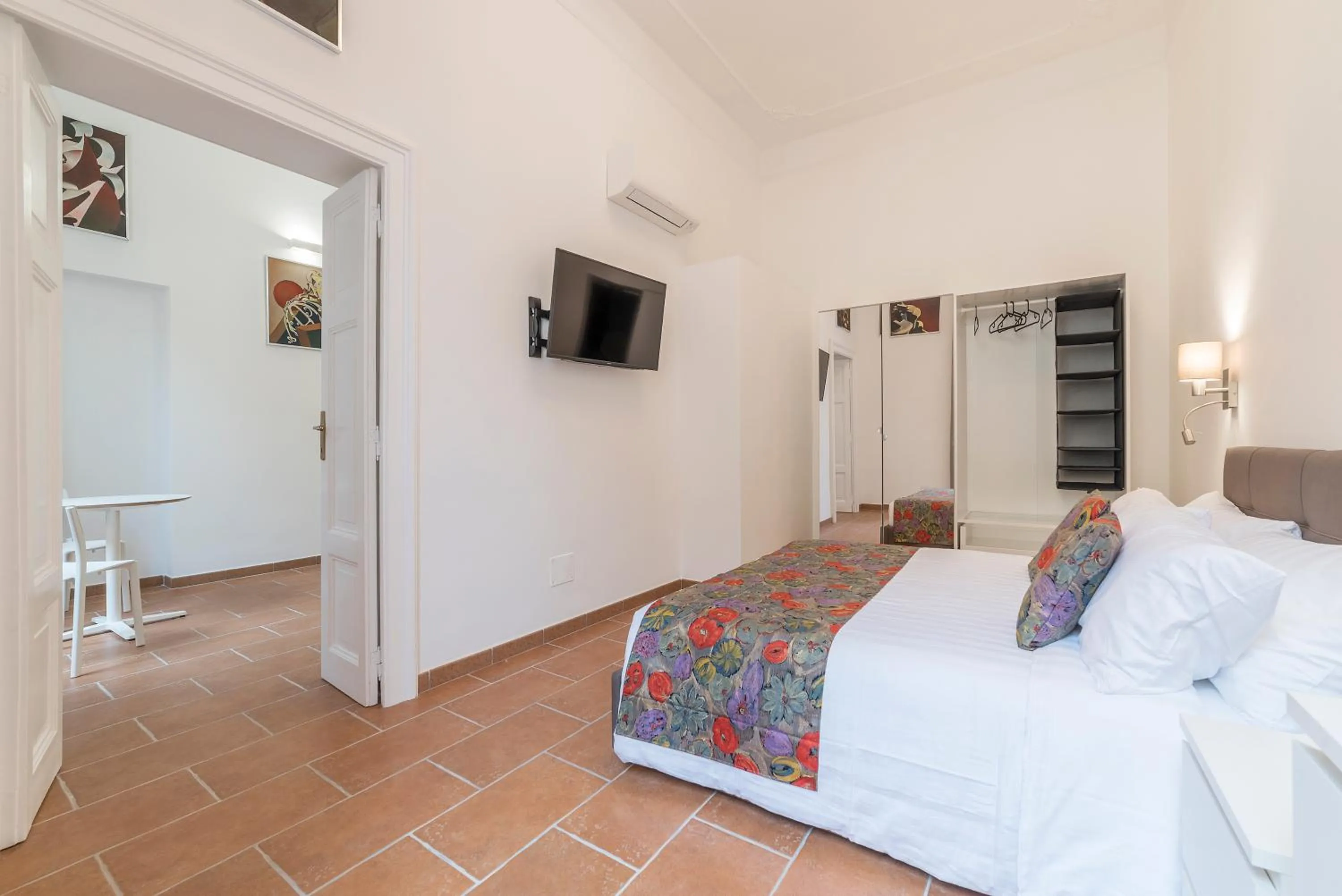 Bed in Appartamento Via Genova