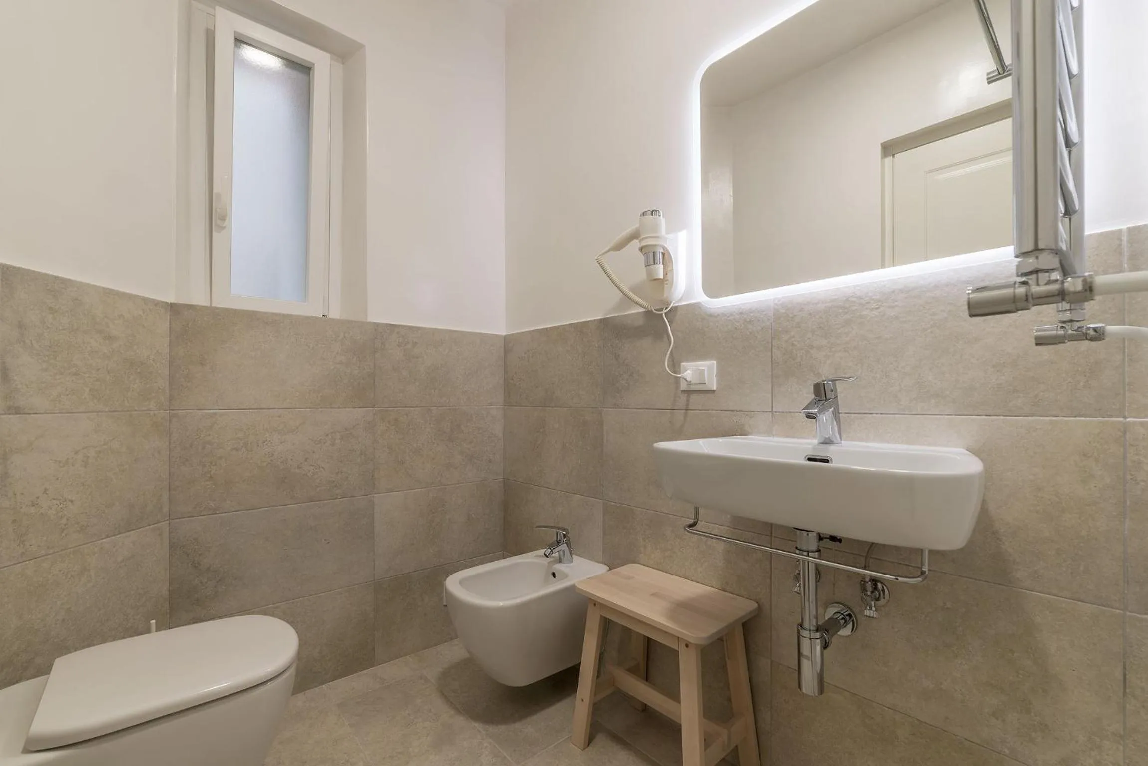 Shower in Appartamento Via Genova