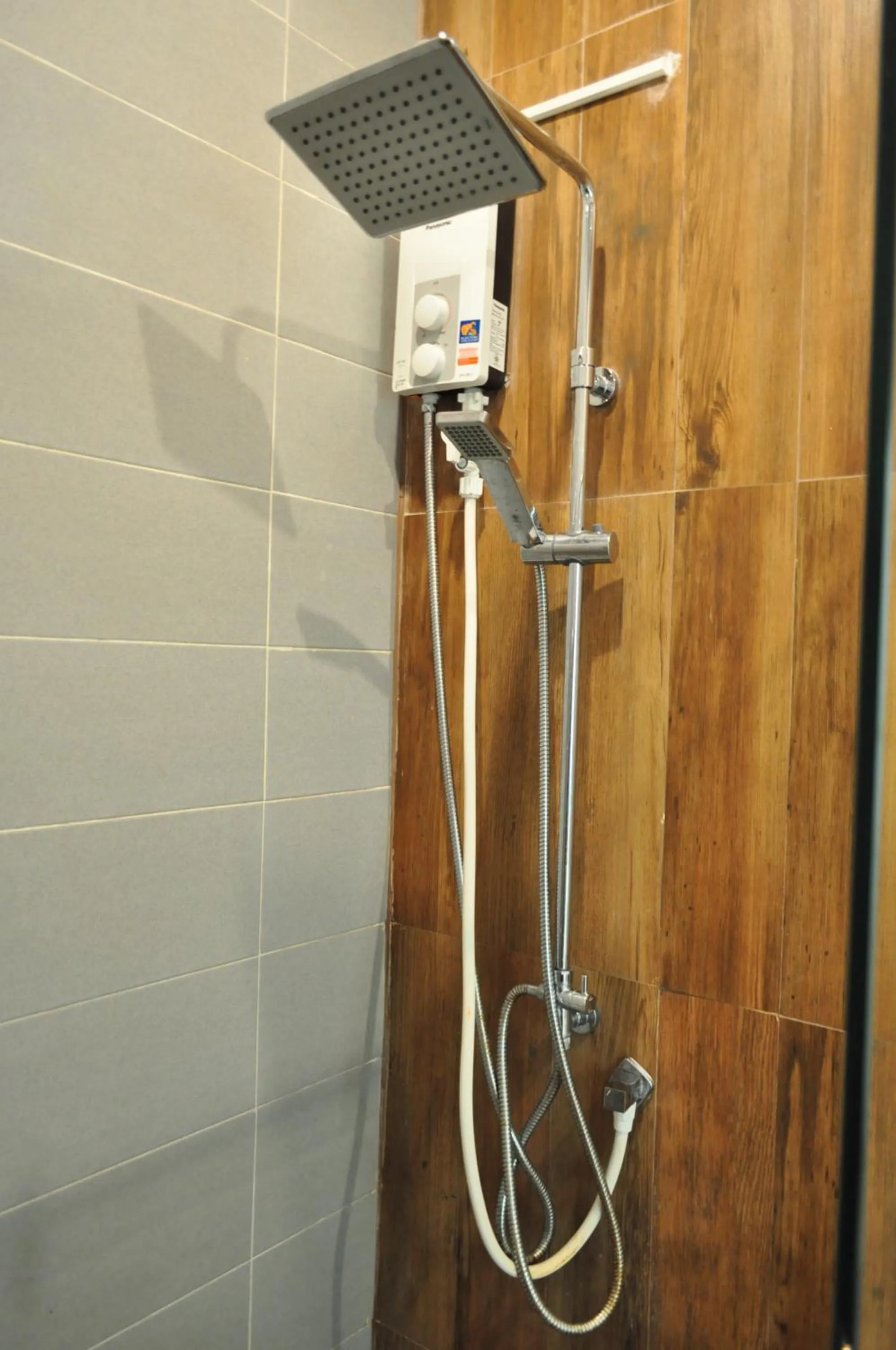 Shower in Lanta Seafront Resort