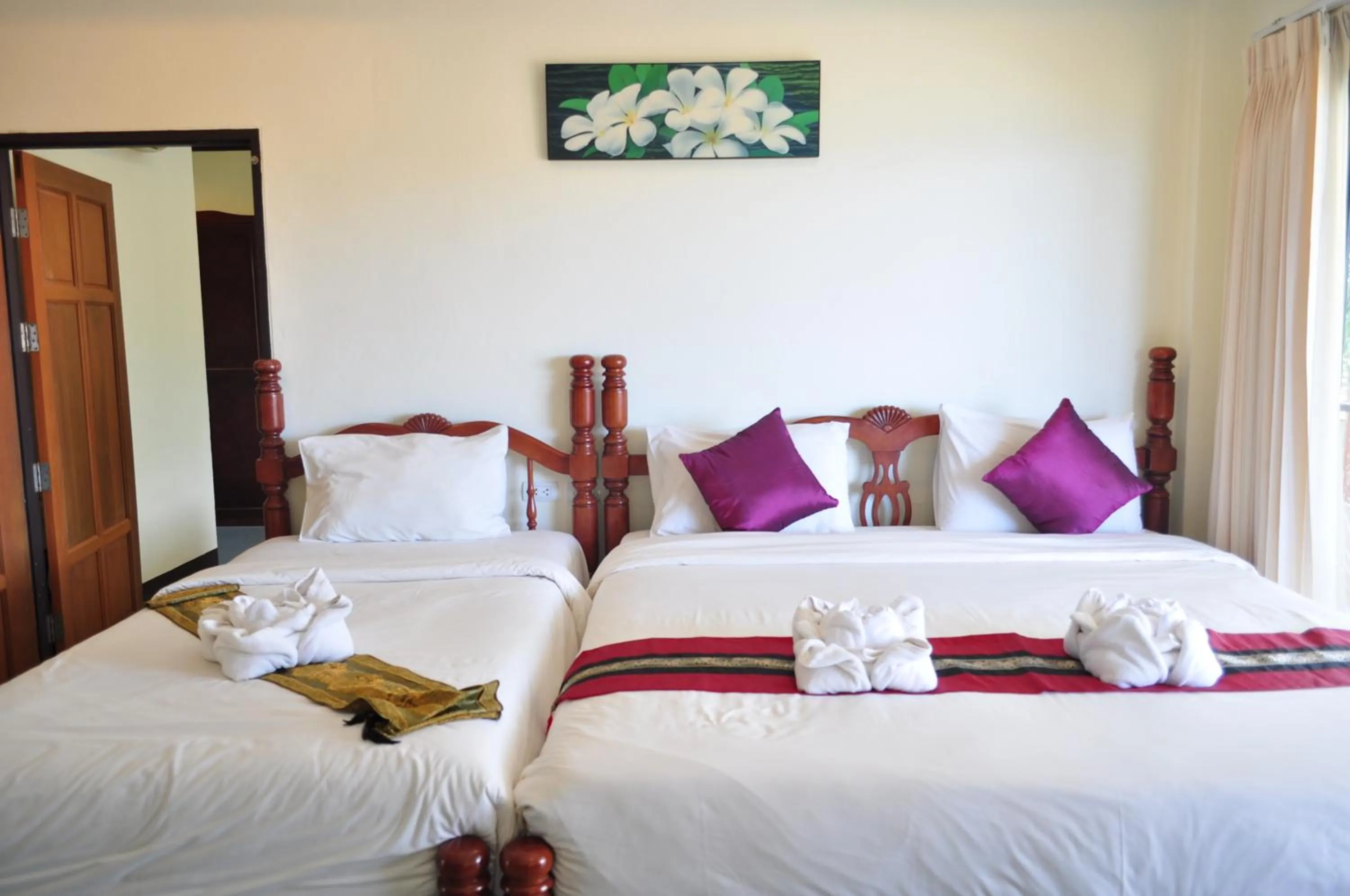 Bedroom, Bed in Lanta Seafront Resort