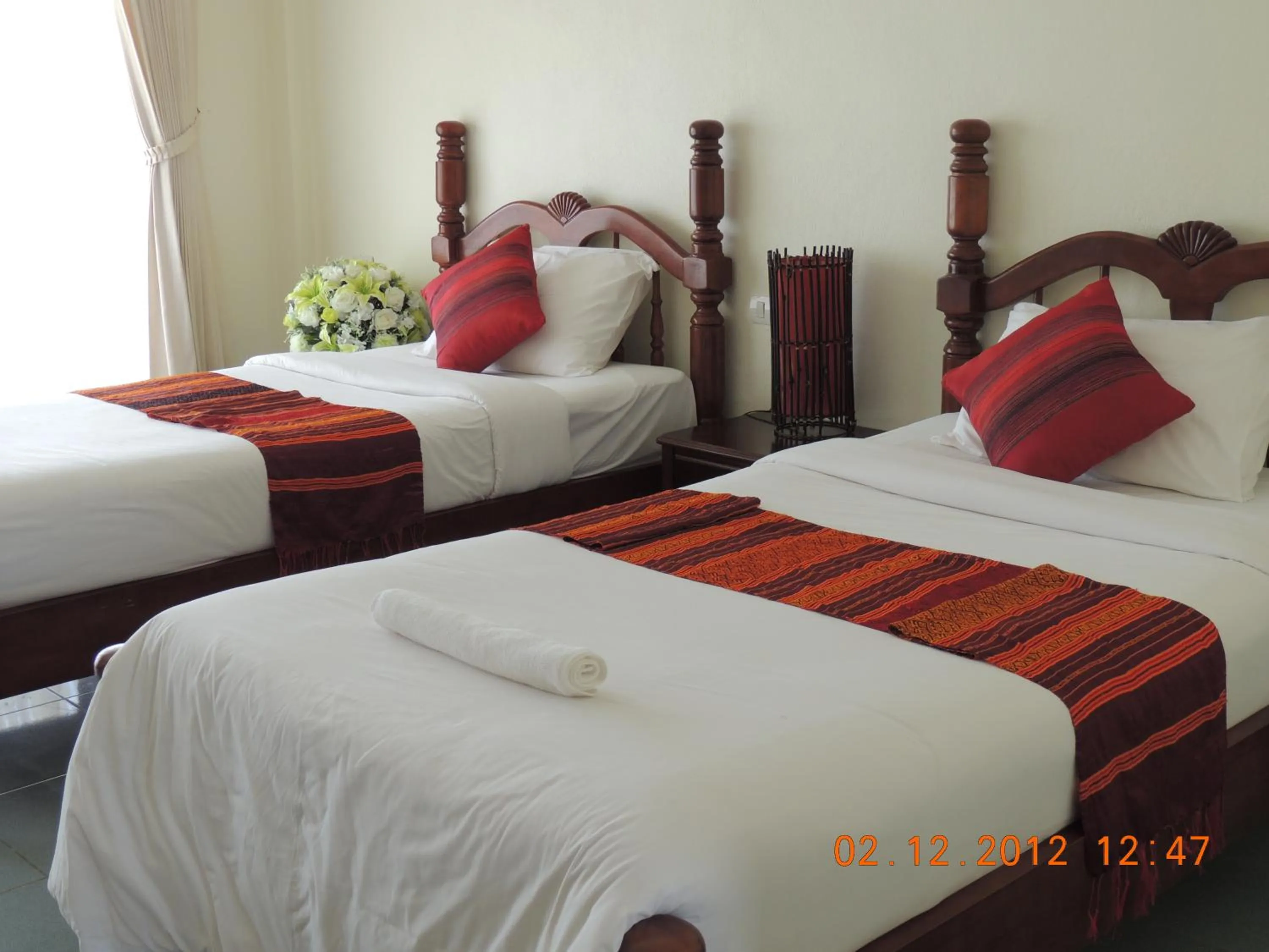 Photo of the whole room, Bed in Lanta Seafront Resort