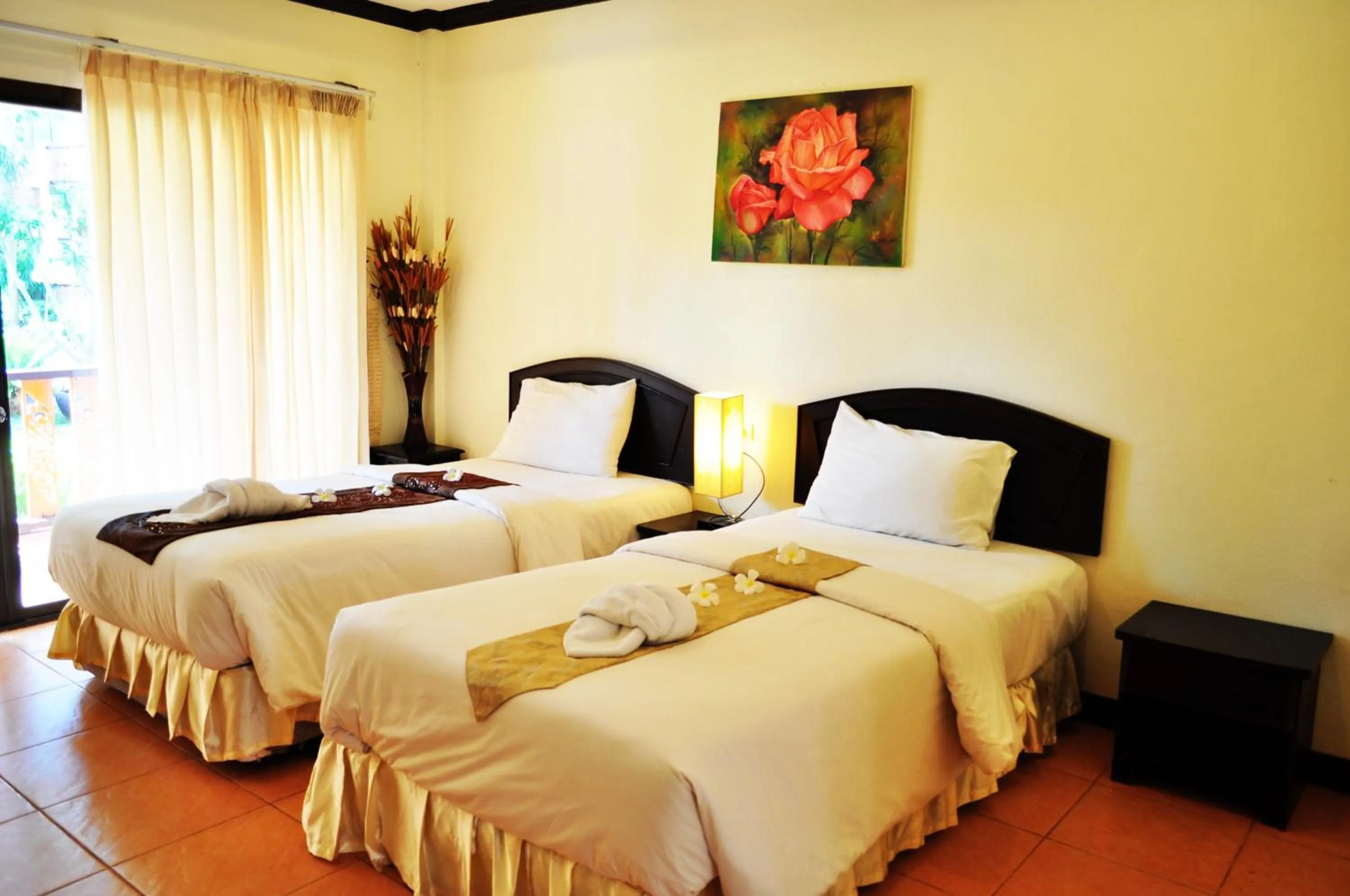 Photo of the whole room, Bed in Lanta Seafront Resort