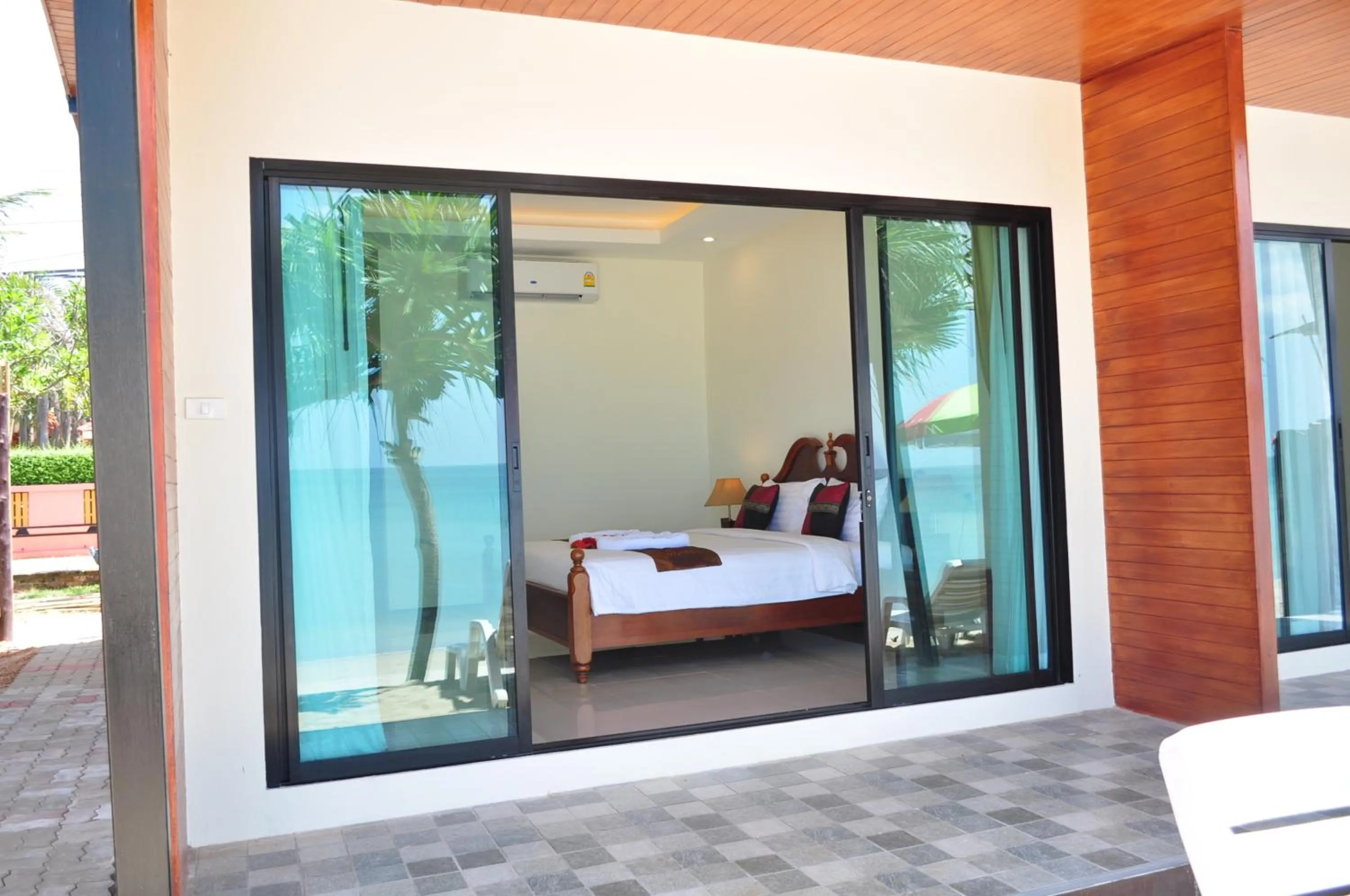 Sea view, Bed in Lanta Seafront Resort