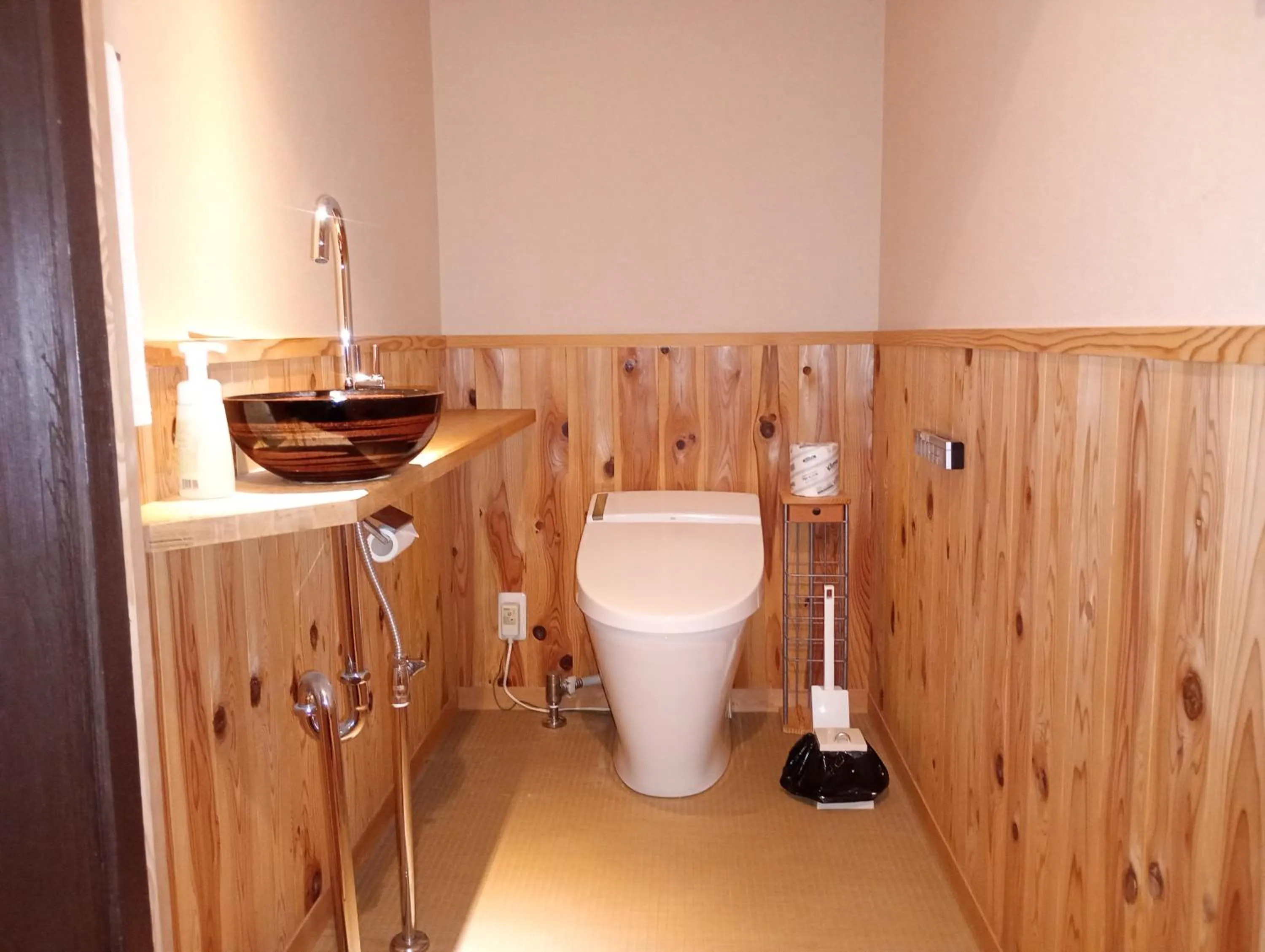 Toilet in Wakakusa-An Private Machiya near JR Nijo Station