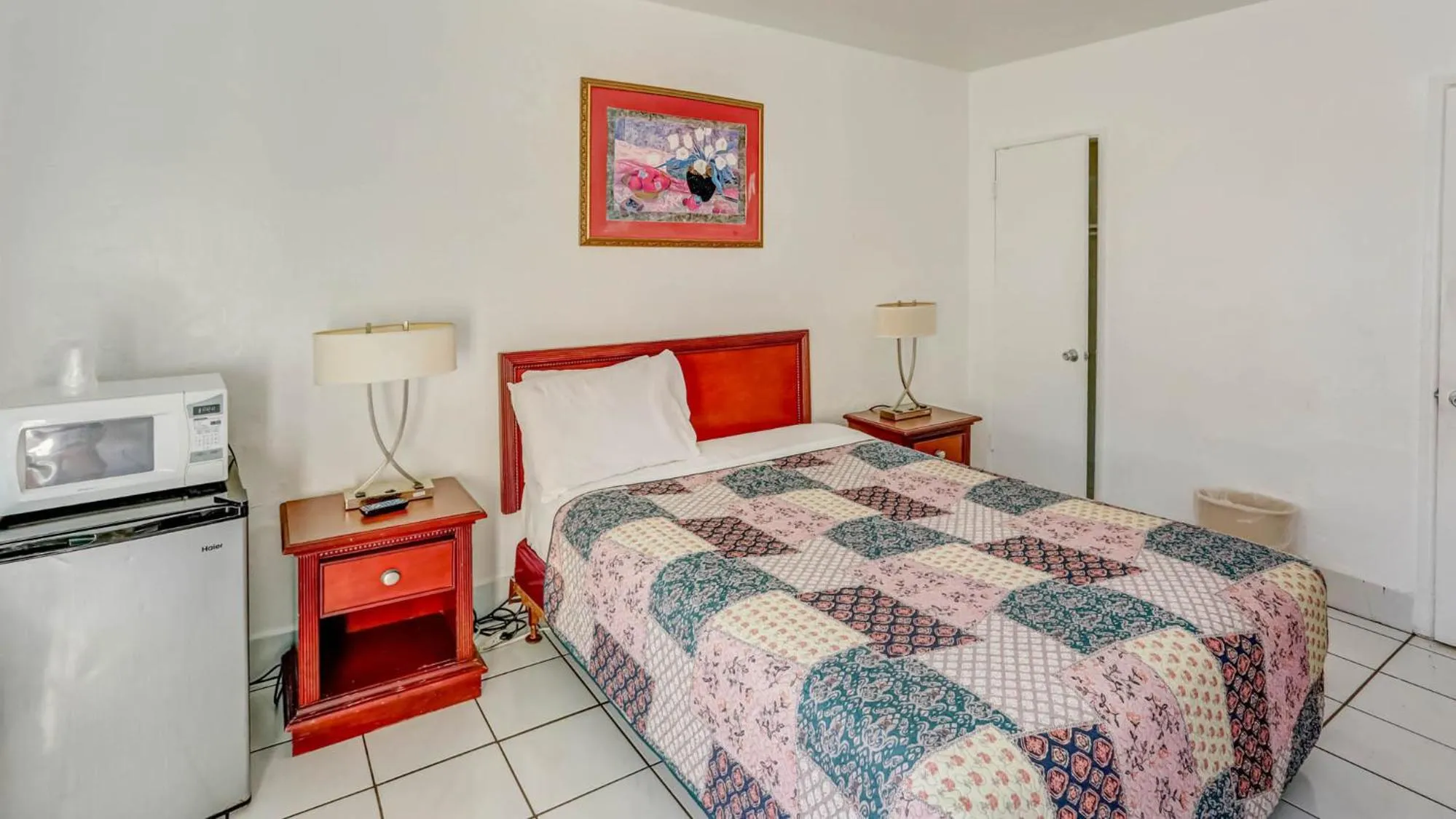 Bed in Green Seas Motel