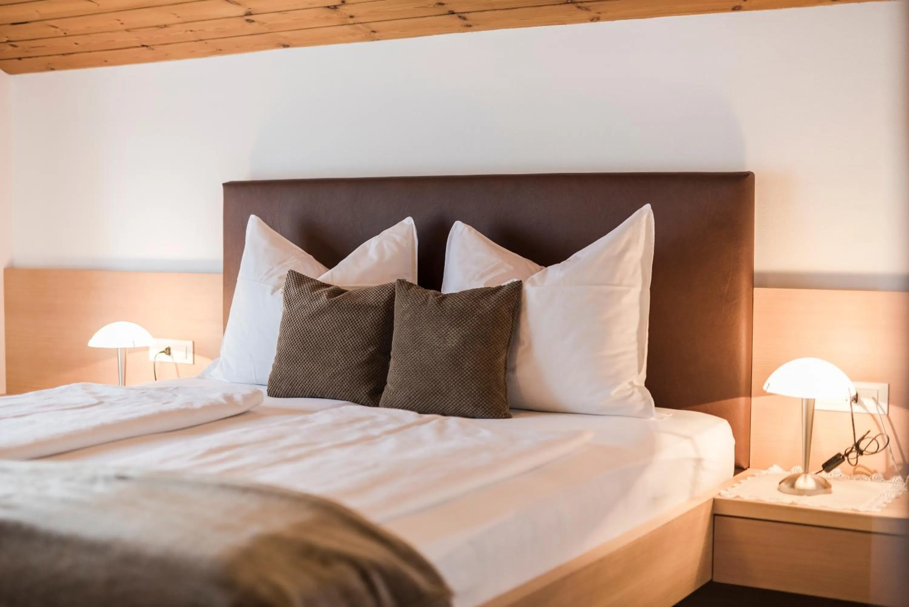 Staff, Bed in Amaris Suites