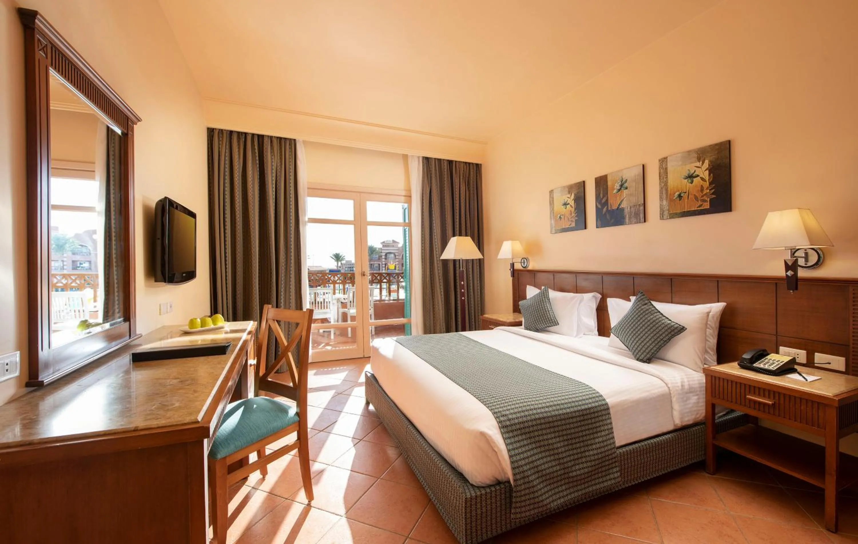 Bedroom, Bed in Charmillion Club Aquapark