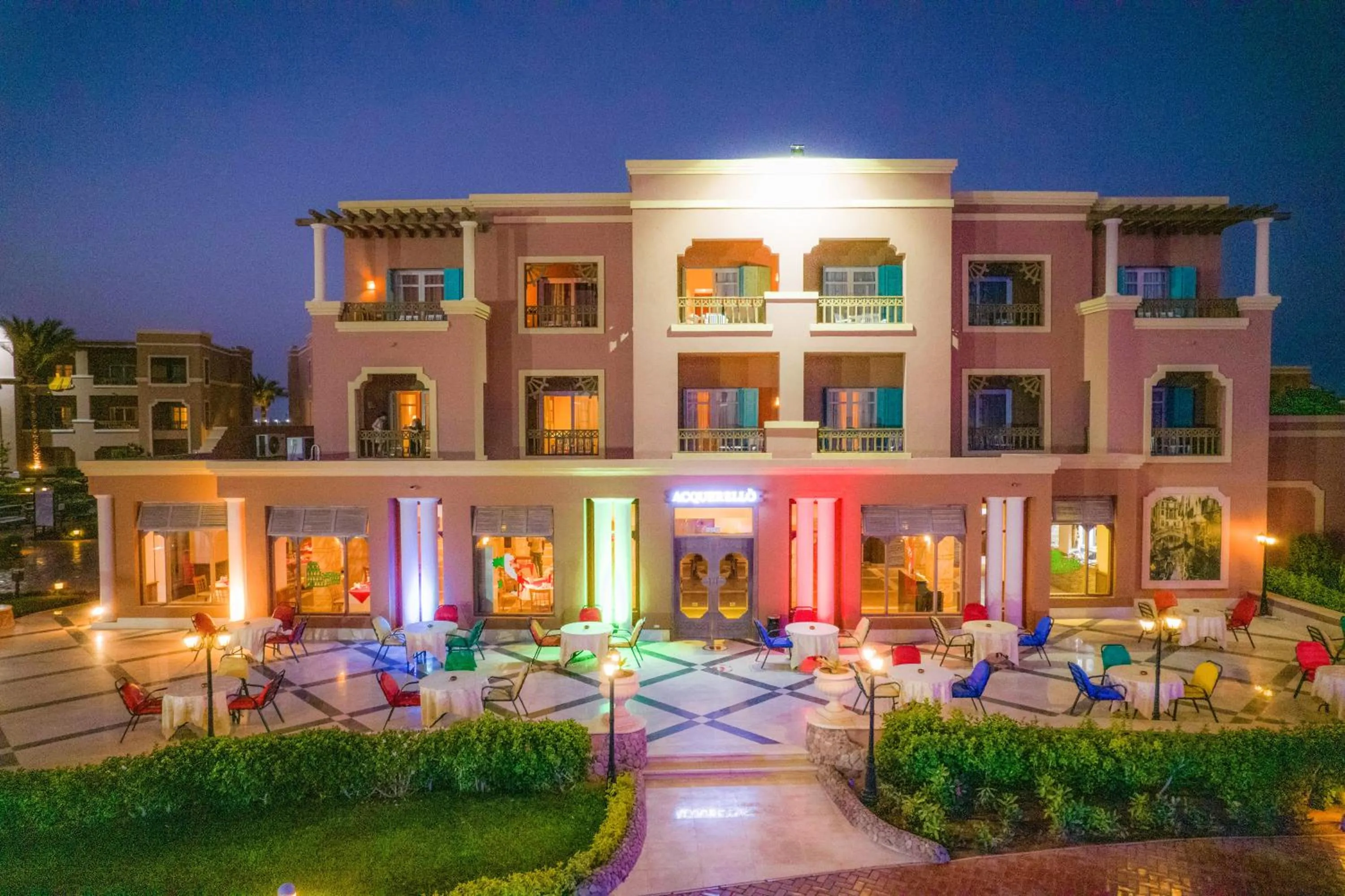 Restaurant/places to eat in Charmillion Club Aquapark