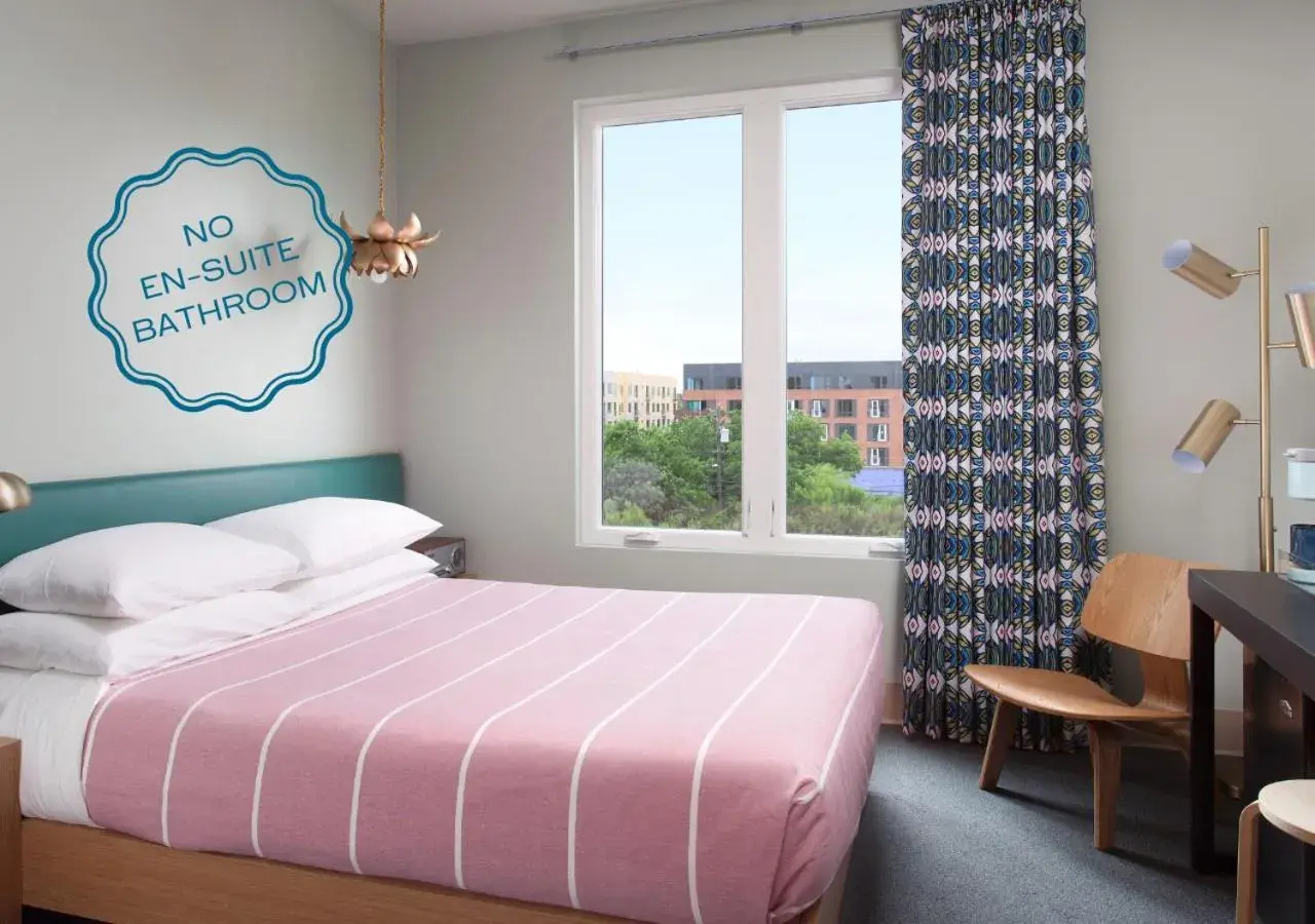 Cabin Queen Room with Shared Private Bathrooms in East Austin Hotel Cabin Queen Room with Shared Private Bathrooms in East Austin Hotel