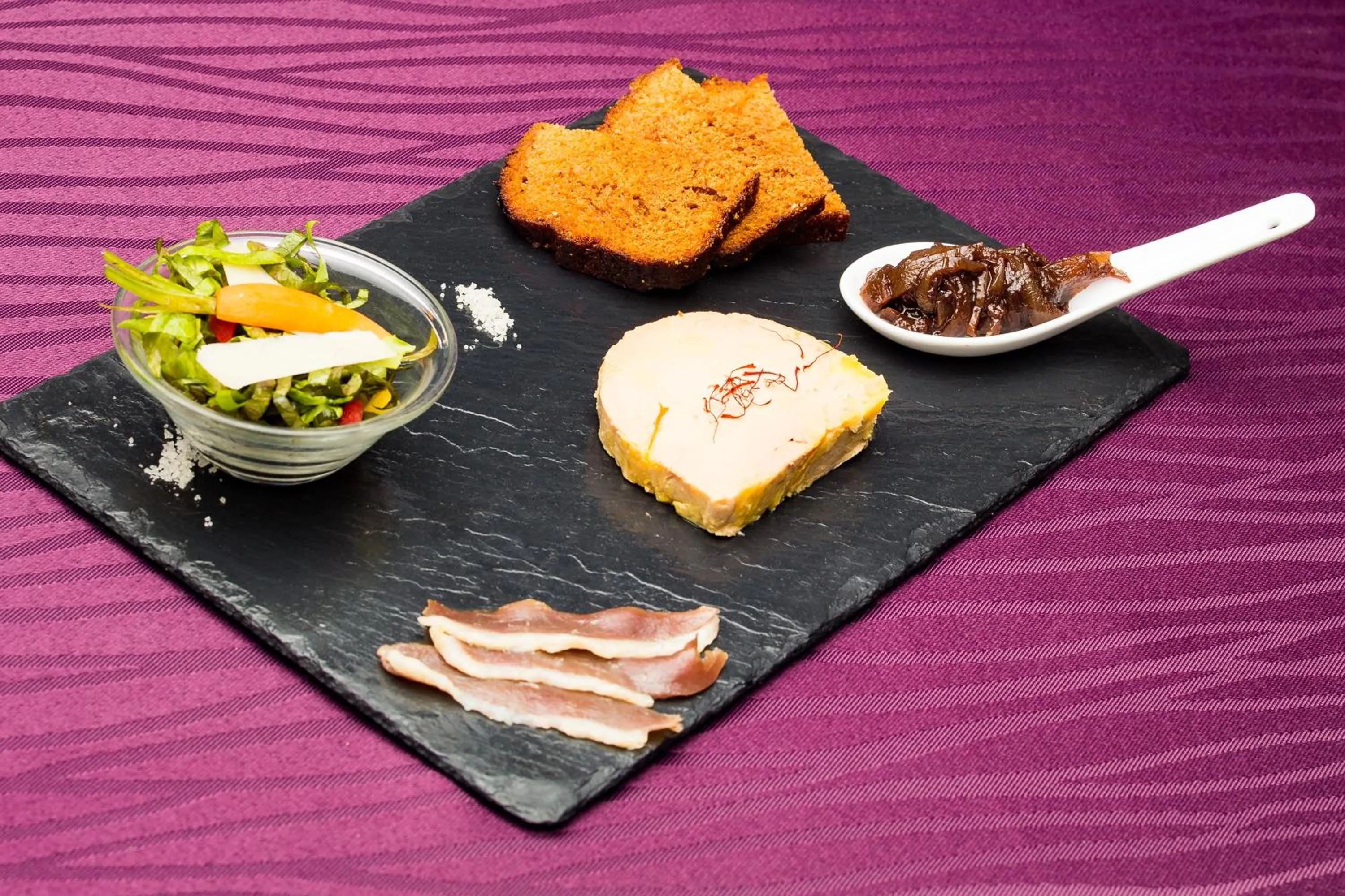 Food close-up in Auberge du Grand Chêne