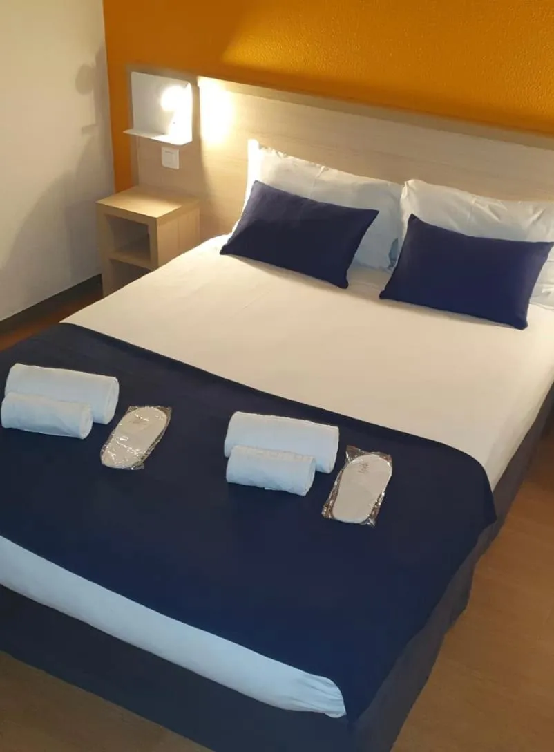 Bed in Budget Hotel Melun Sud - Dammarie Les Lys